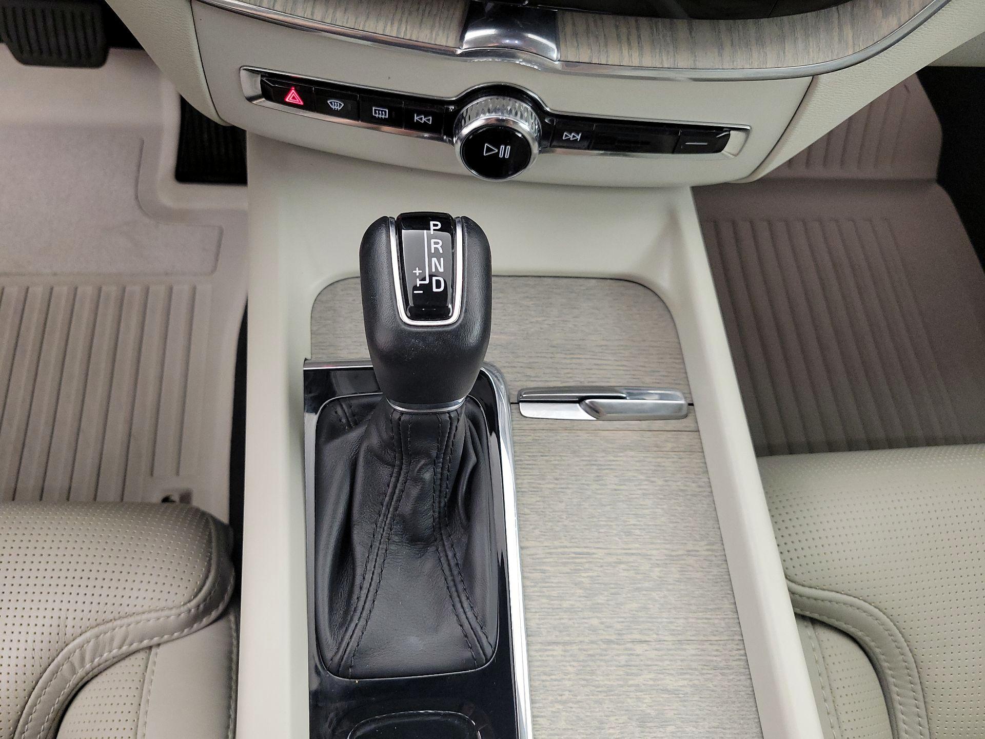 Thumbnail: 2020 Volvo XC60 - 18