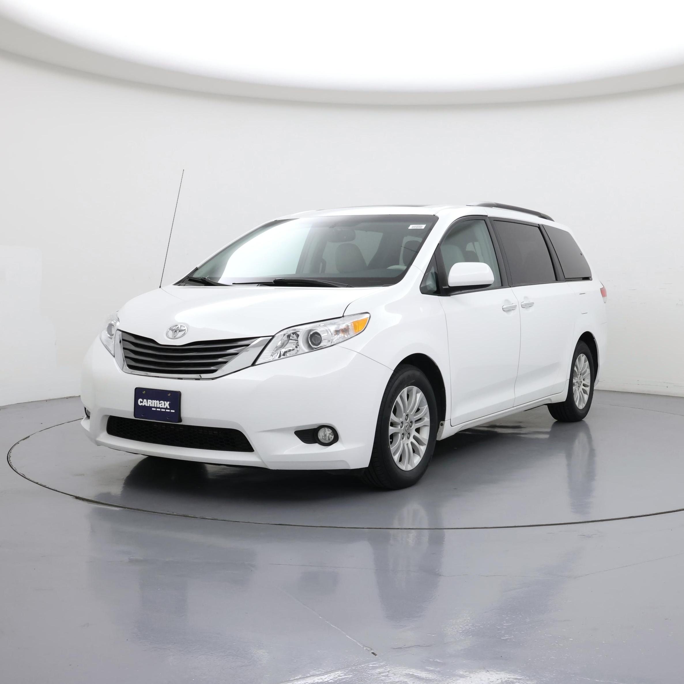 Thumbnail: 2014 Toyota Sienna - 4
