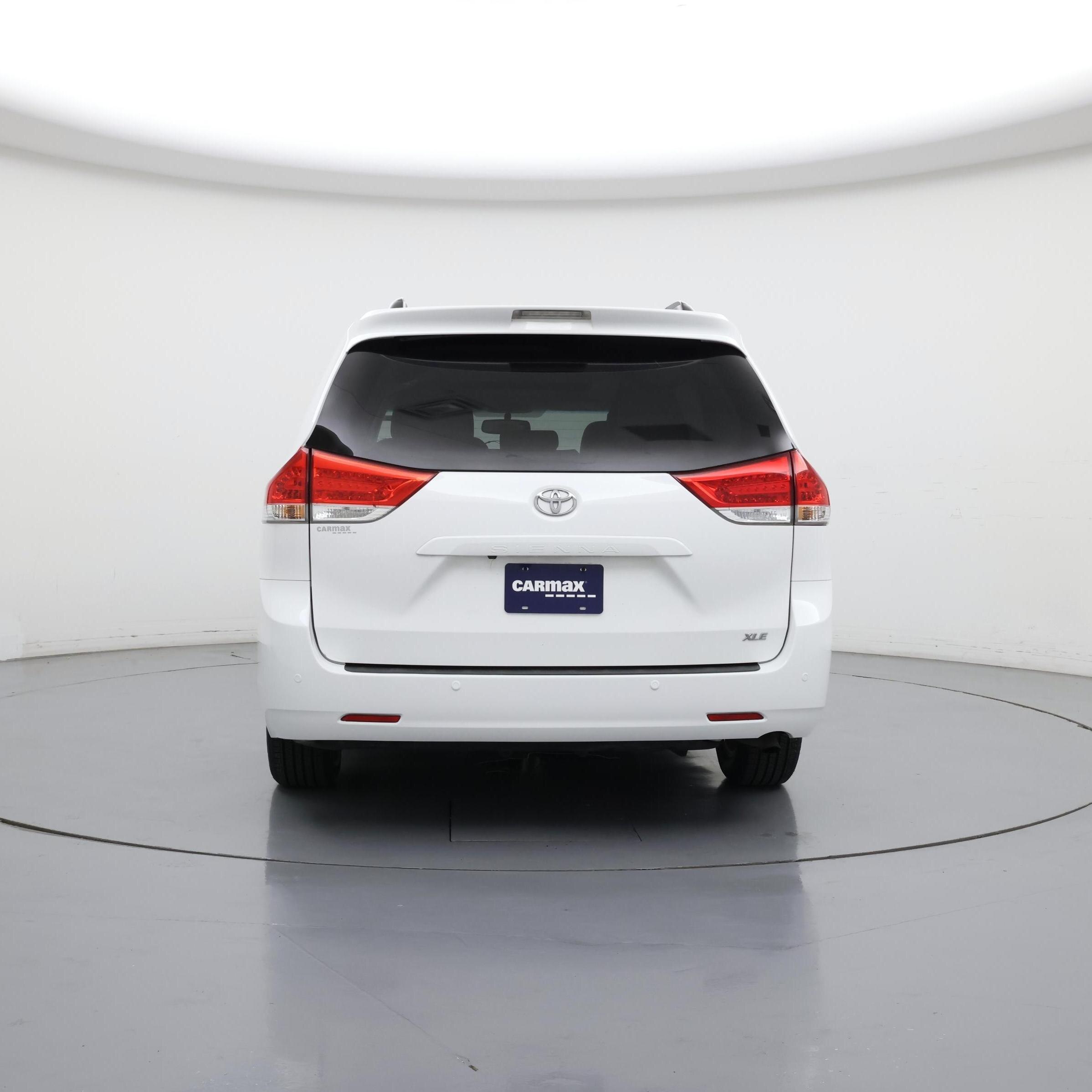 Thumbnail: 2014 Toyota Sienna - 6