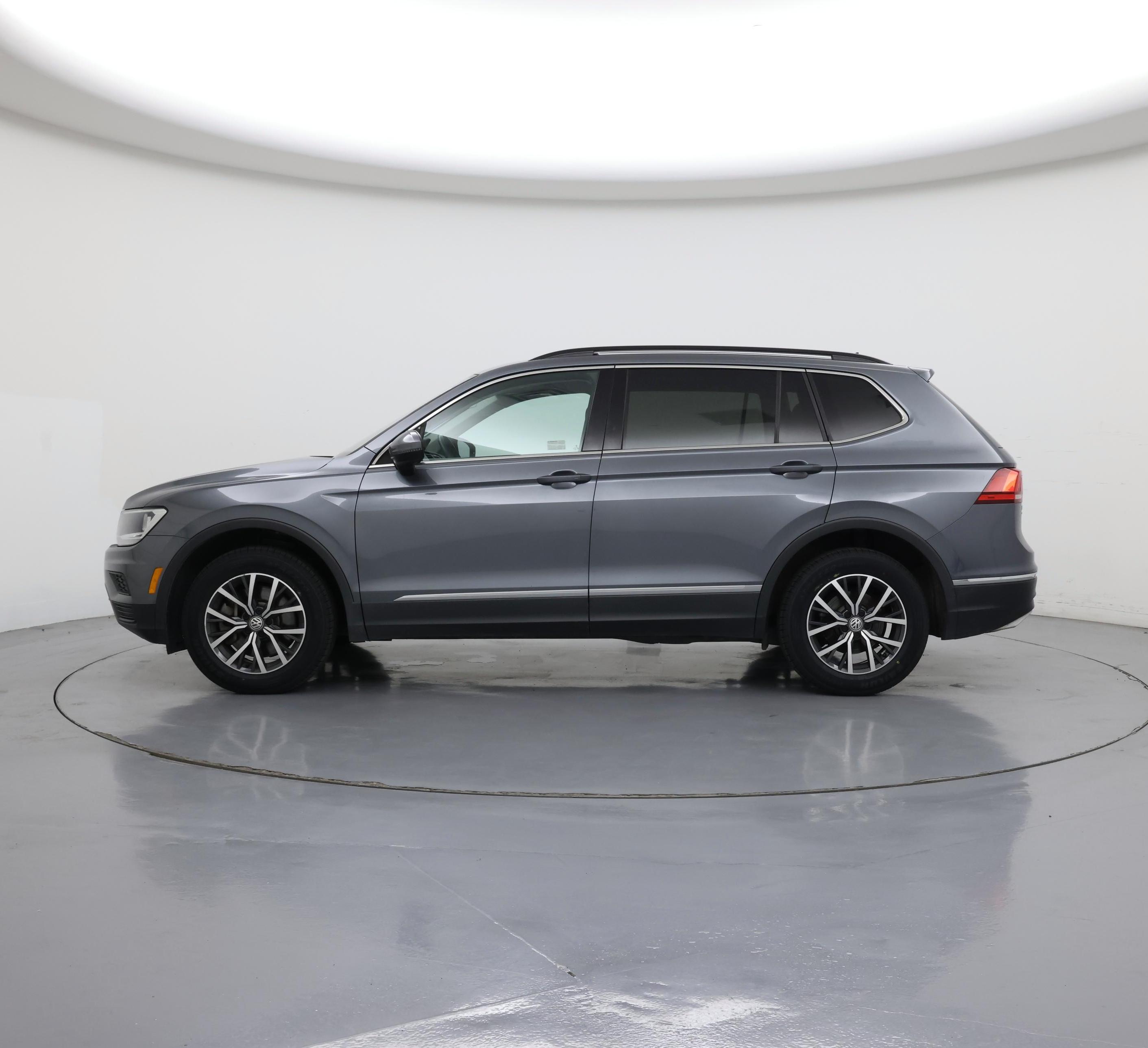 Thumbnail: 2020 Volkswagen Tiguan - 3