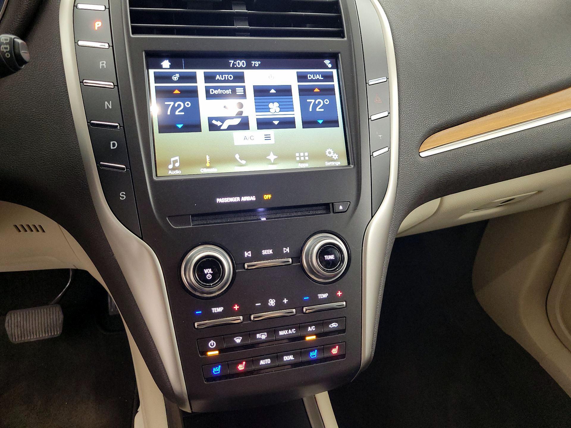 Thumbnail: 2016 Lincoln MKC - 17