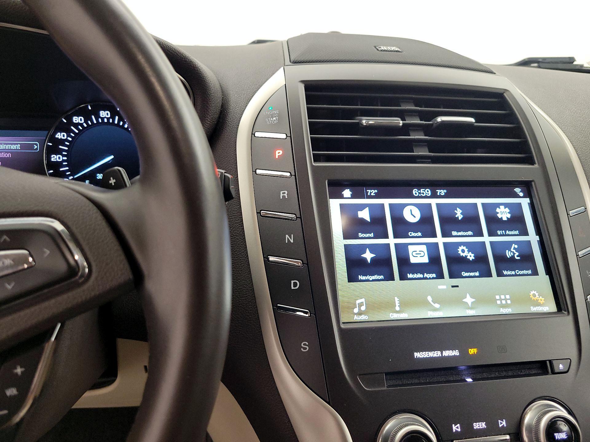Thumbnail: 2016 Lincoln MKC - 18