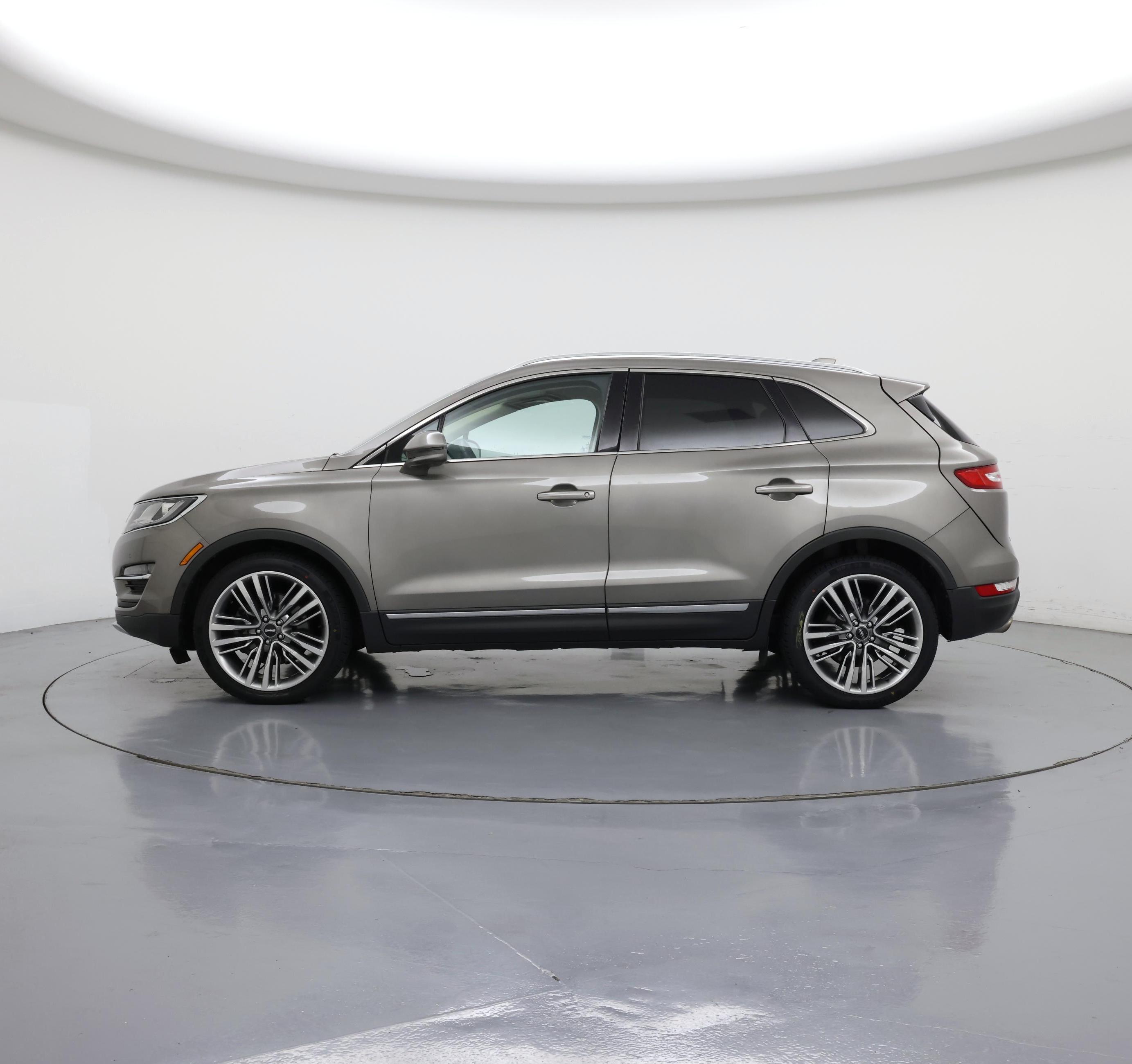 Thumbnail: 2016 Lincoln MKC - 3