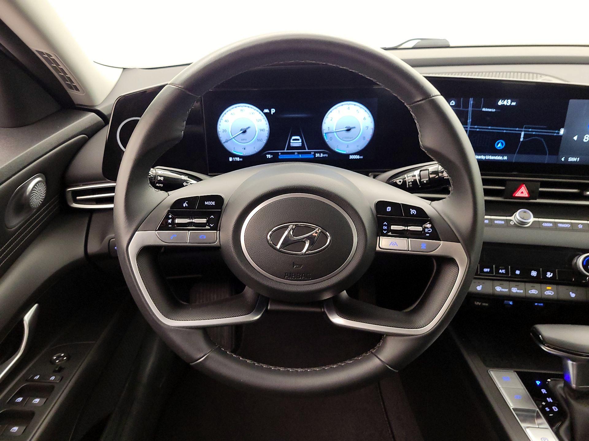 Thumbnail: 2023 Hyundai Elantra - 10