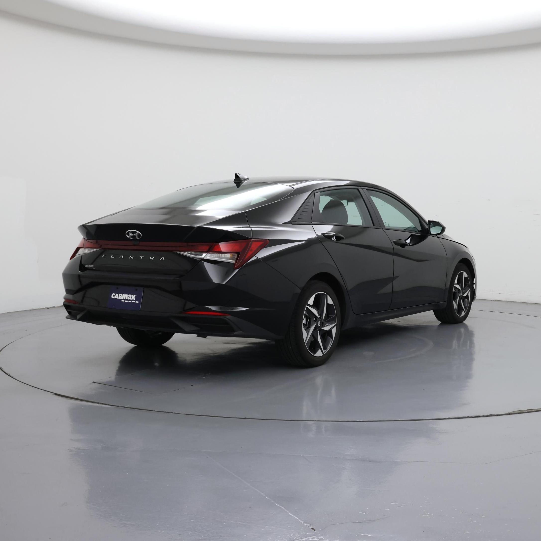 Thumbnail: 2023 Hyundai Elantra - 8