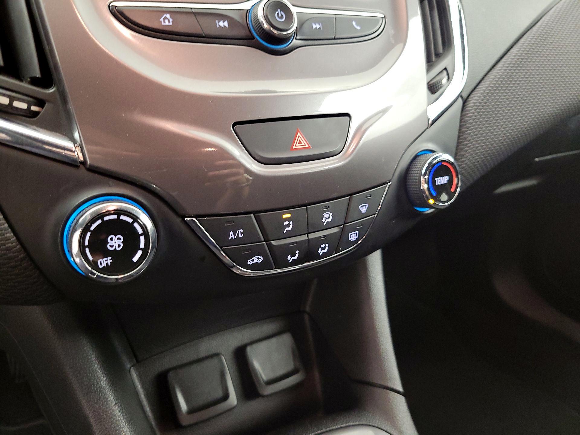 Thumbnail: 2017 Chevrolet Cruze - 16