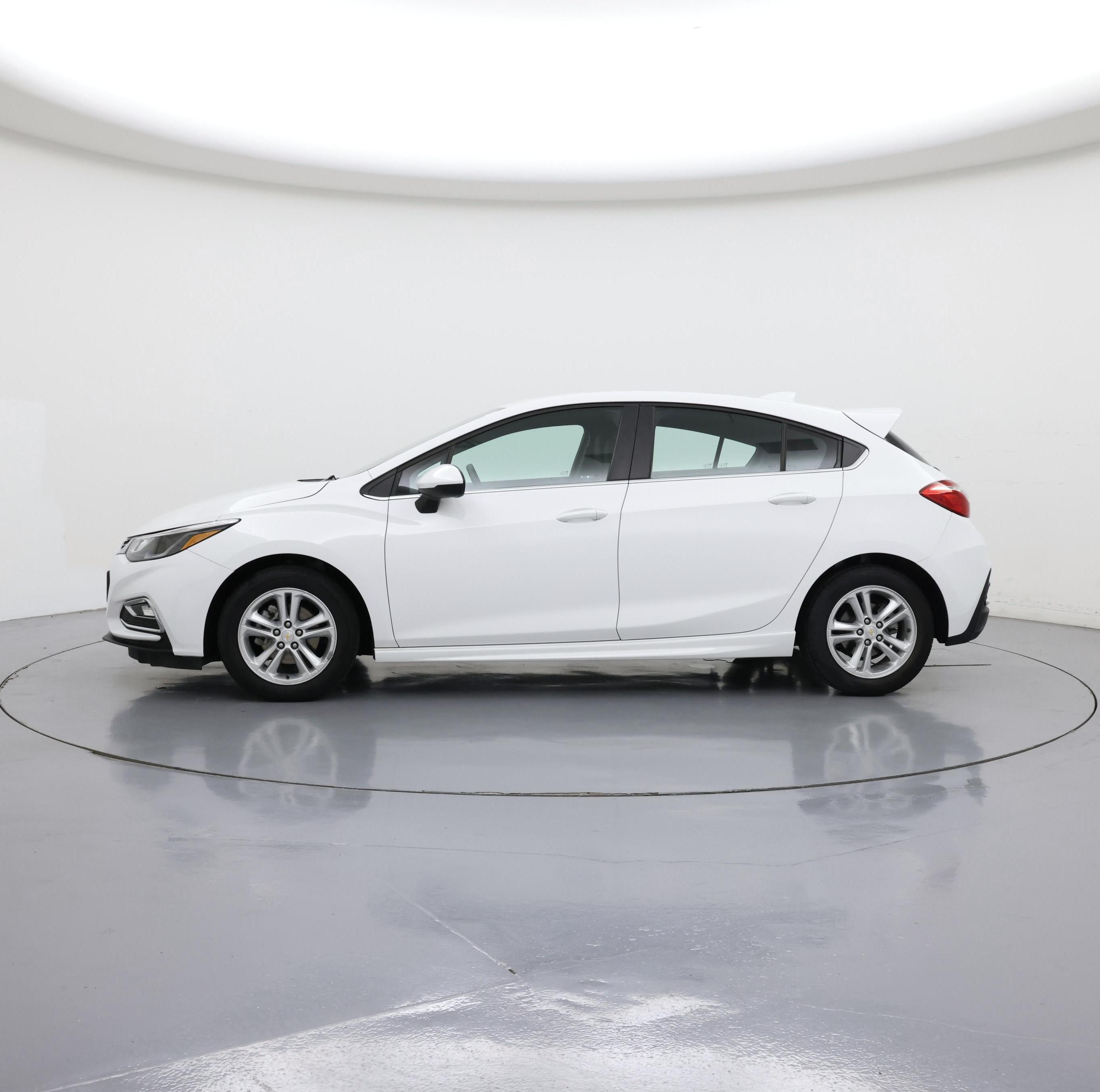 Thumbnail: 2017 Chevrolet Cruze - 3