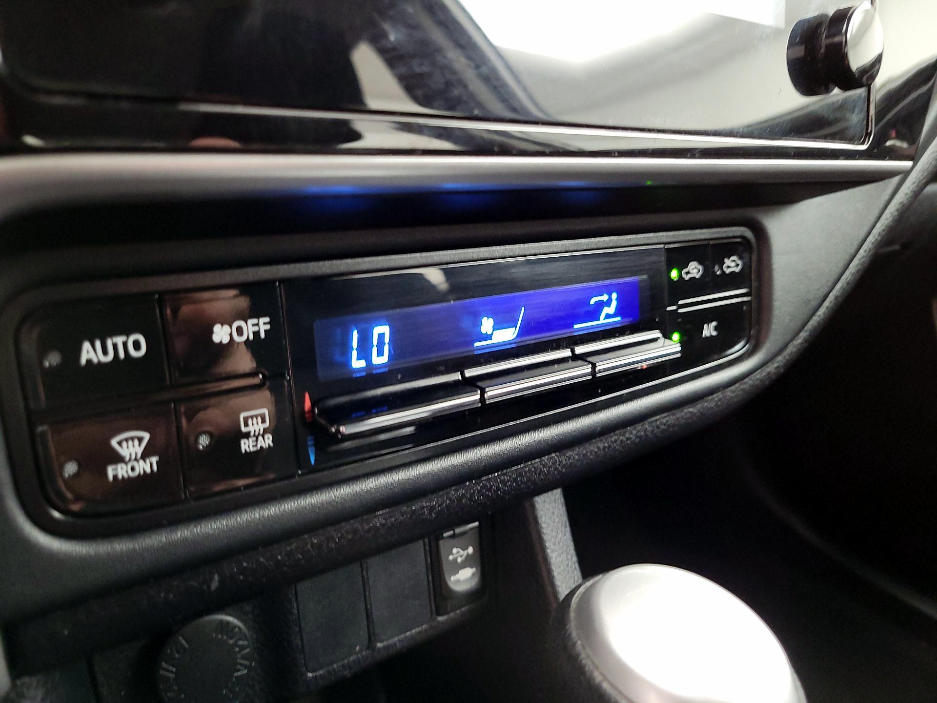 Thumbnail: 2019 Toyota Corolla - 16