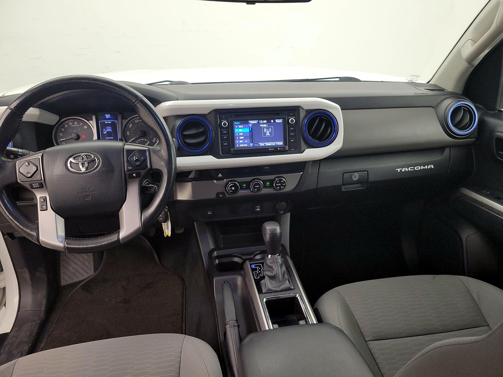 Thumbnail: 2016 Toyota Tacoma - 9