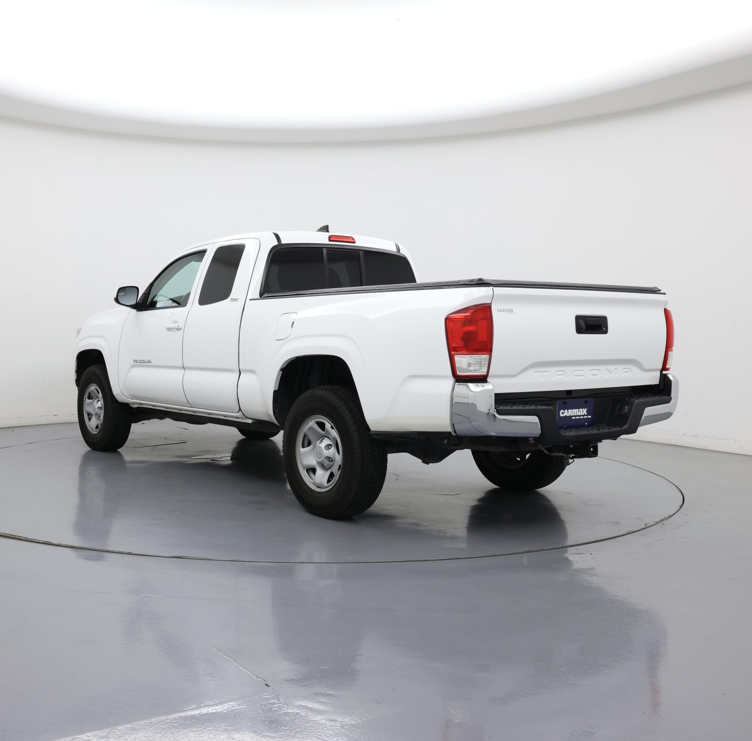 Thumbnail: 2016 Toyota Tacoma - 2