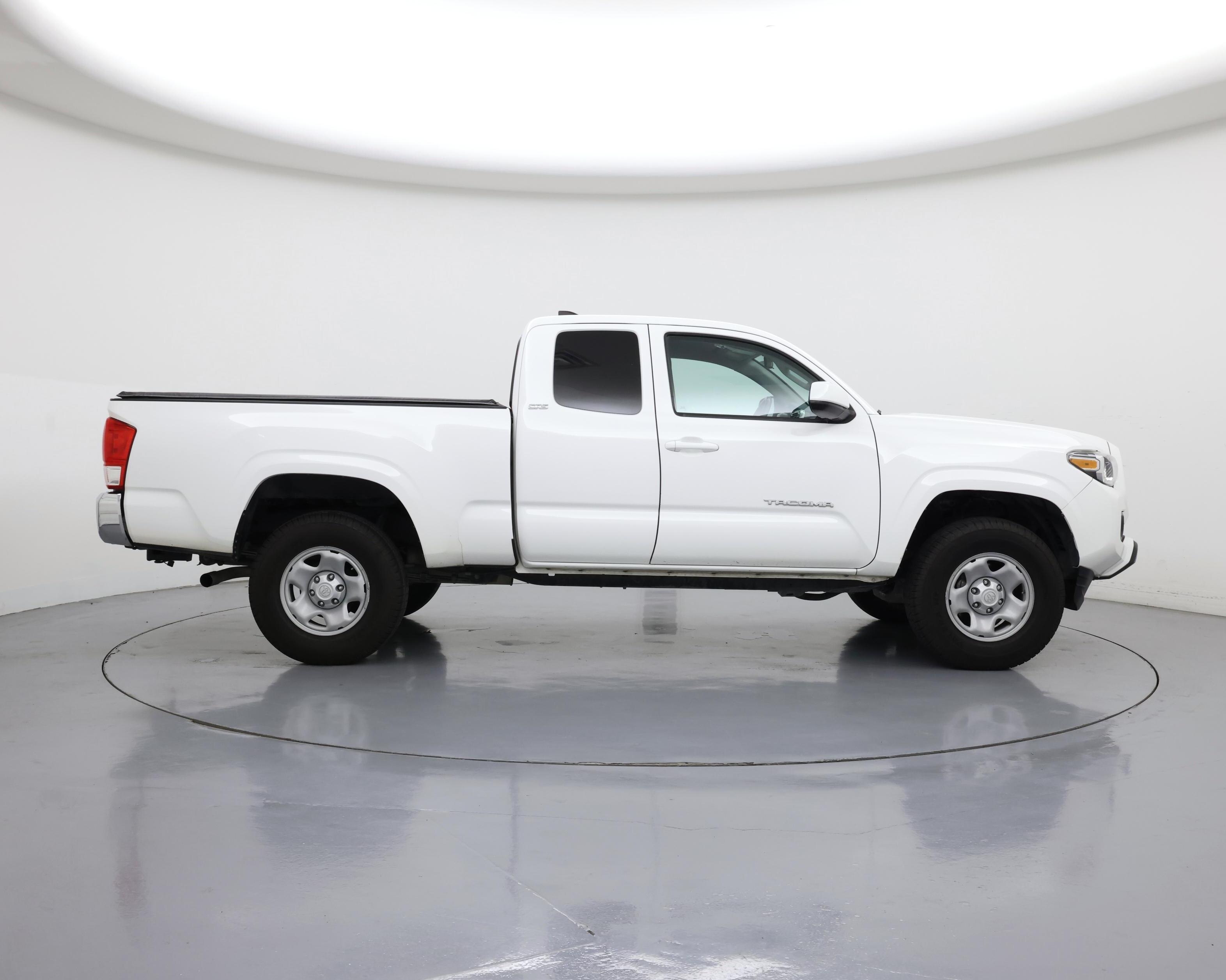 Thumbnail: 2016 Toyota Tacoma - 7