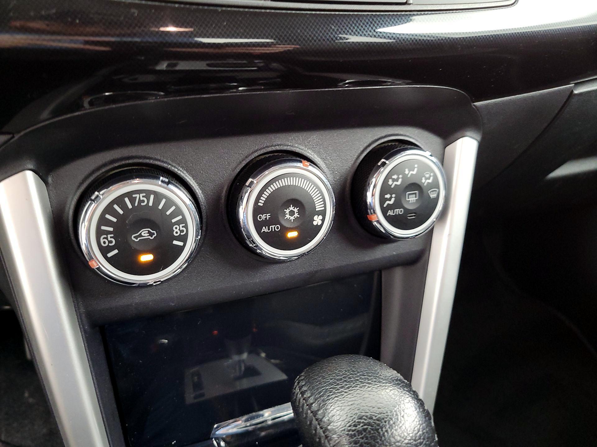 Thumbnail: 2016 Mitsubishi Lancer - 16