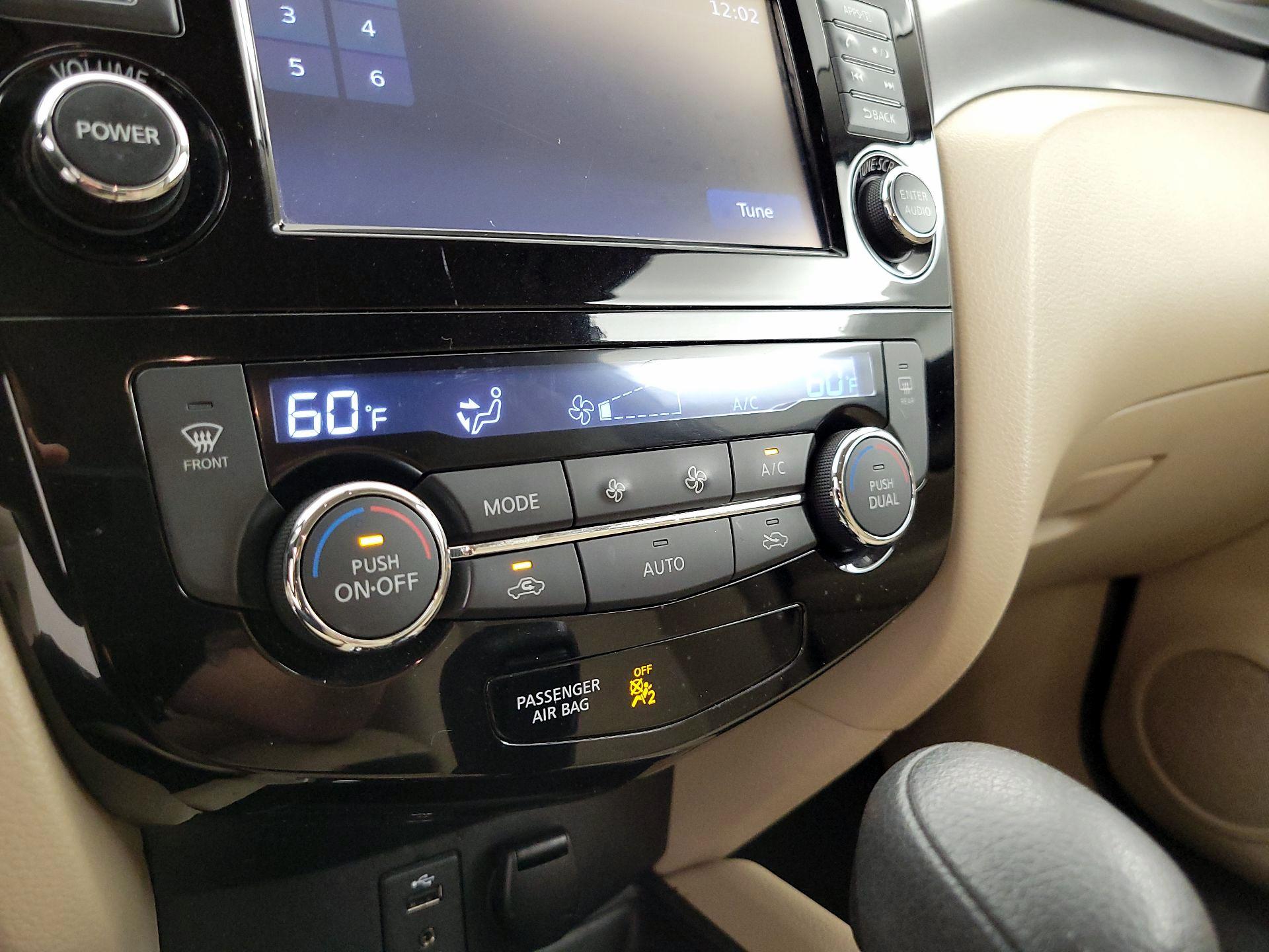 Thumbnail: 2016 Nissan Rogue - 17