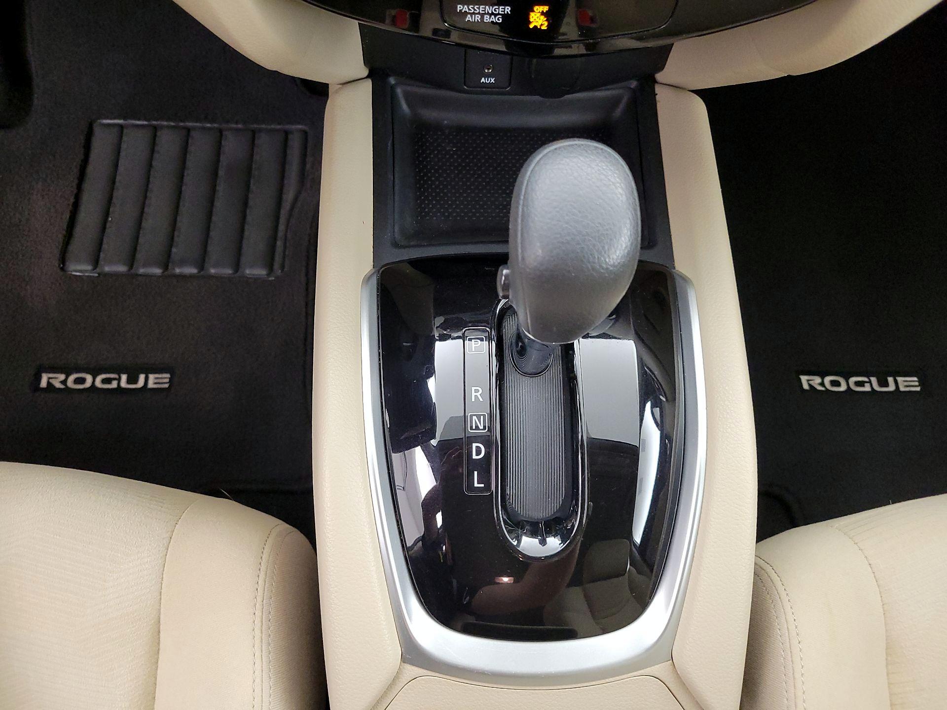 Thumbnail: 2016 Nissan Rogue - 18