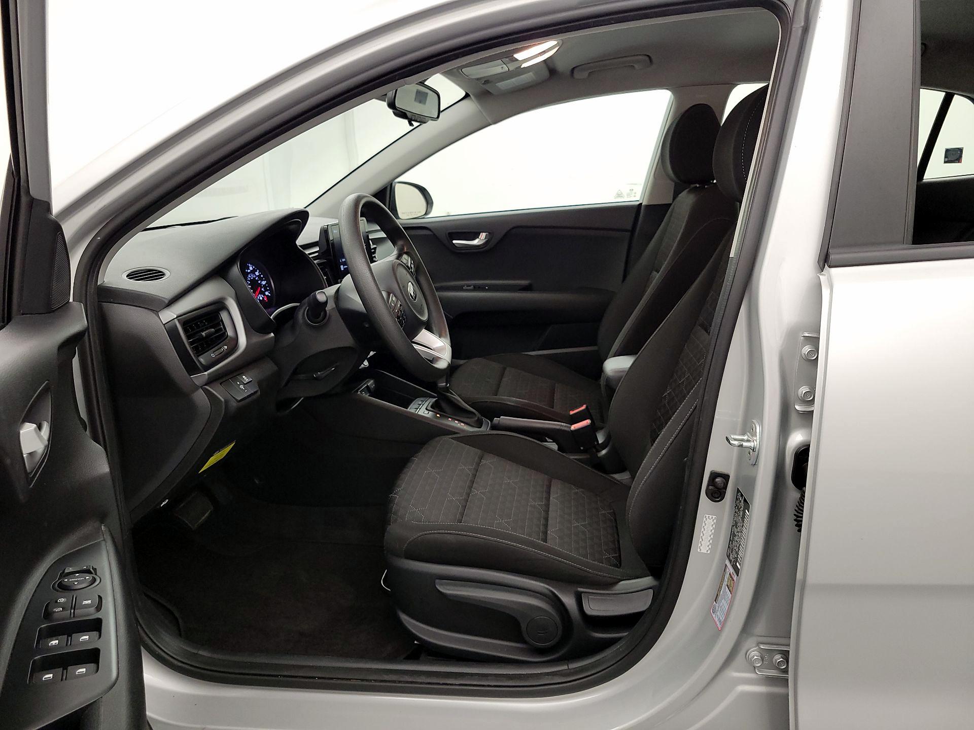 Thumbnail: 2021 Kia Rio - 11