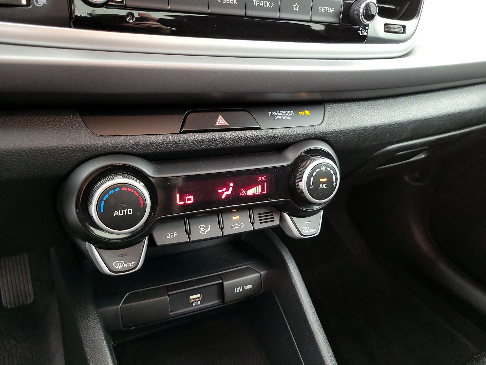 Thumbnail: 2021 Kia Rio - 16