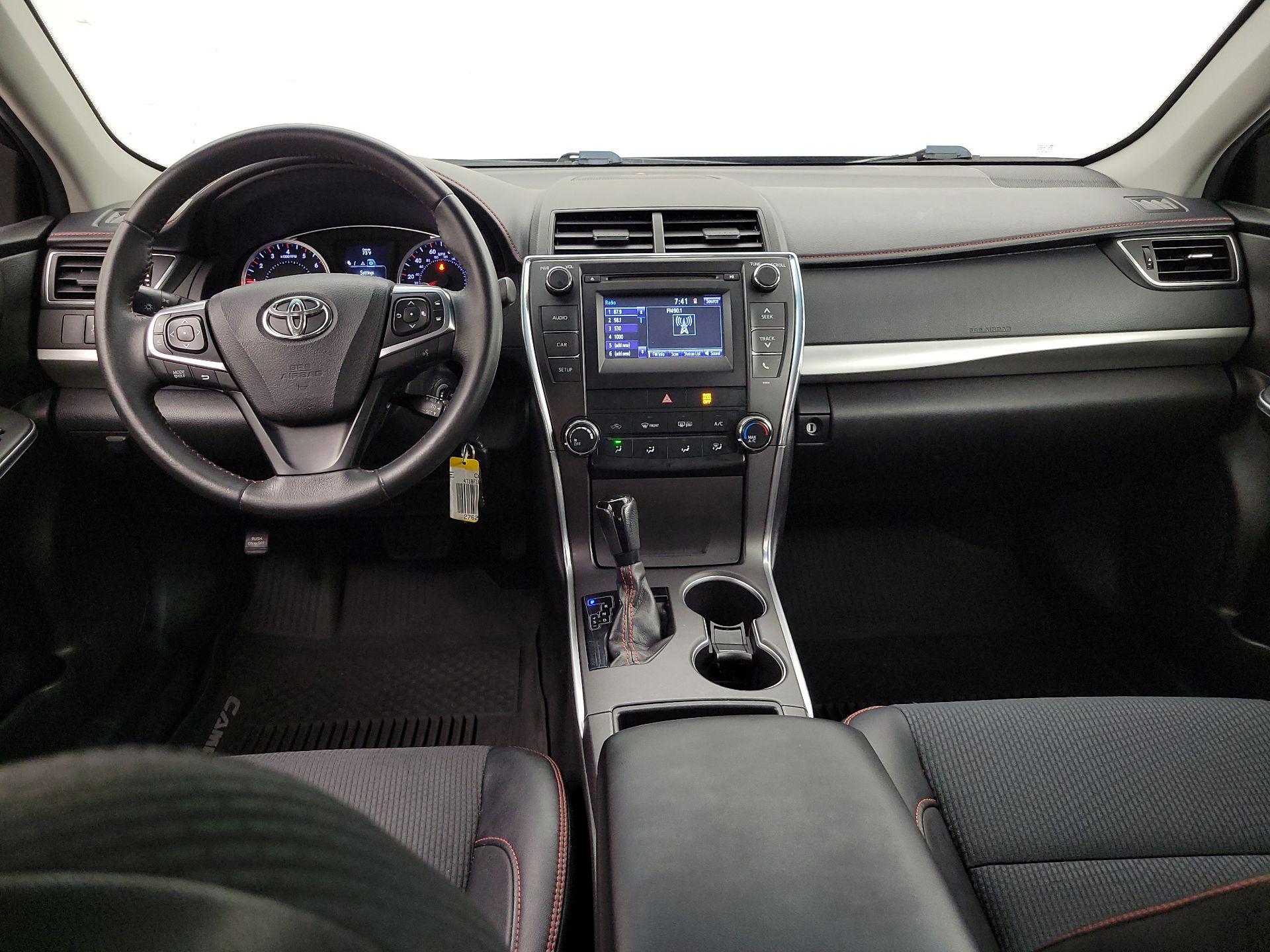 Thumbnail: 2017 Toyota Camry - 9