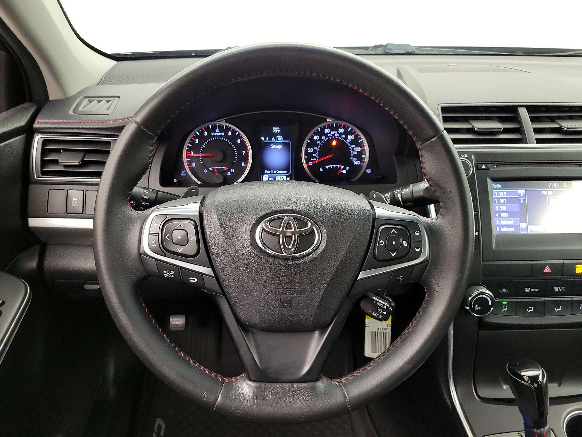 Thumbnail: 2017 Toyota Camry - 10