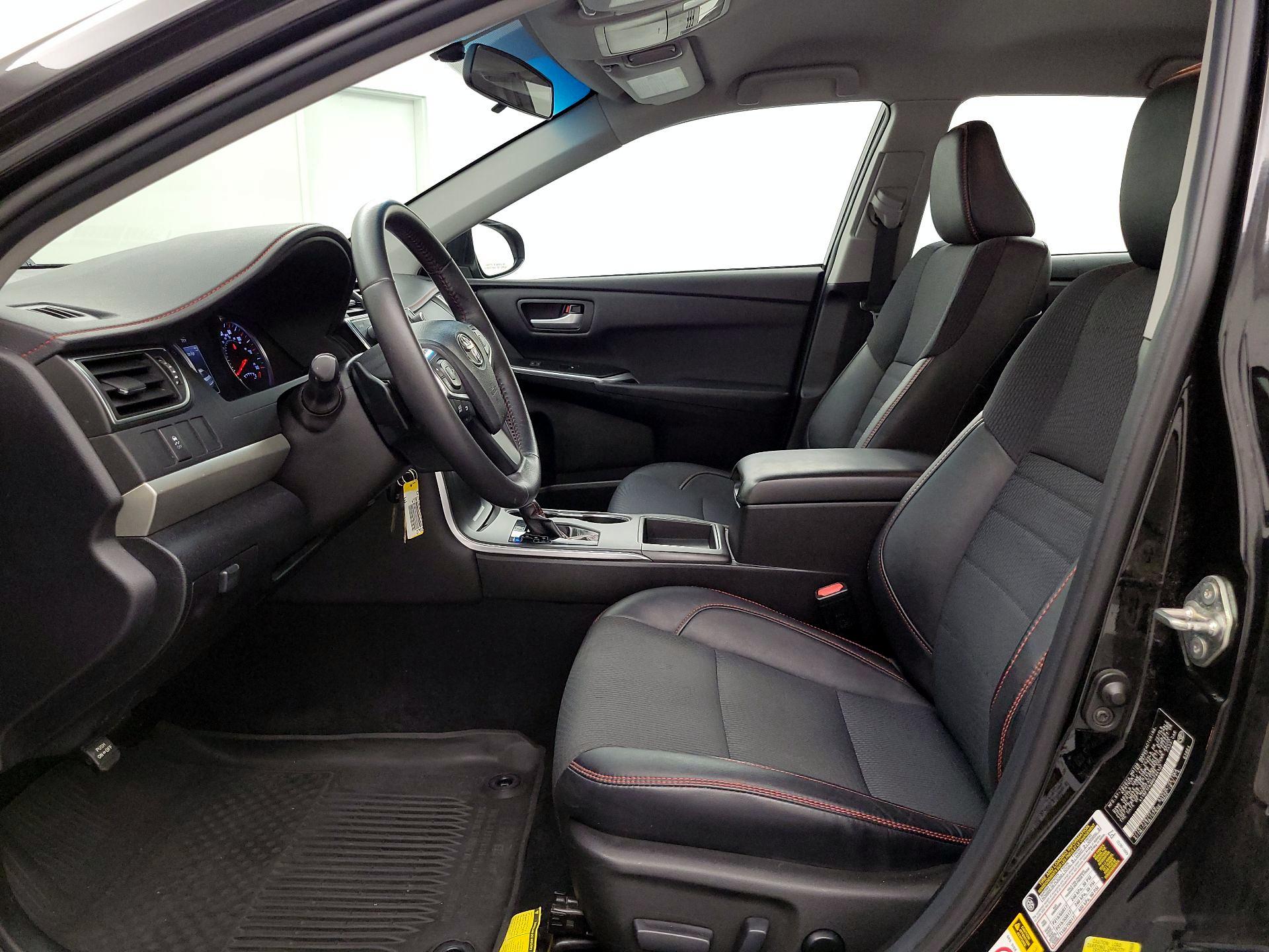 Thumbnail: 2017 Toyota Camry - 11