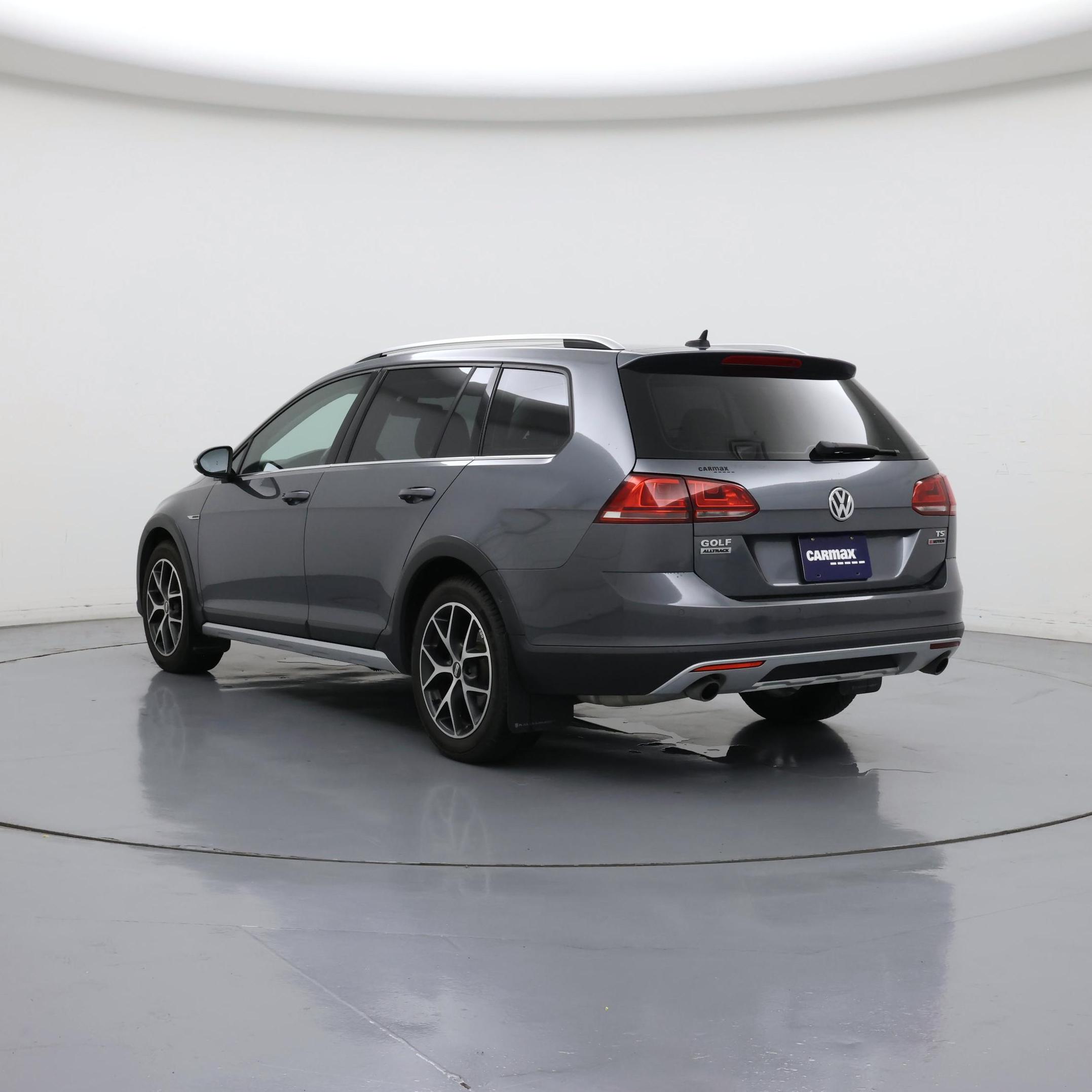 Thumbnail: 2017 Volkswagen Golf - 2