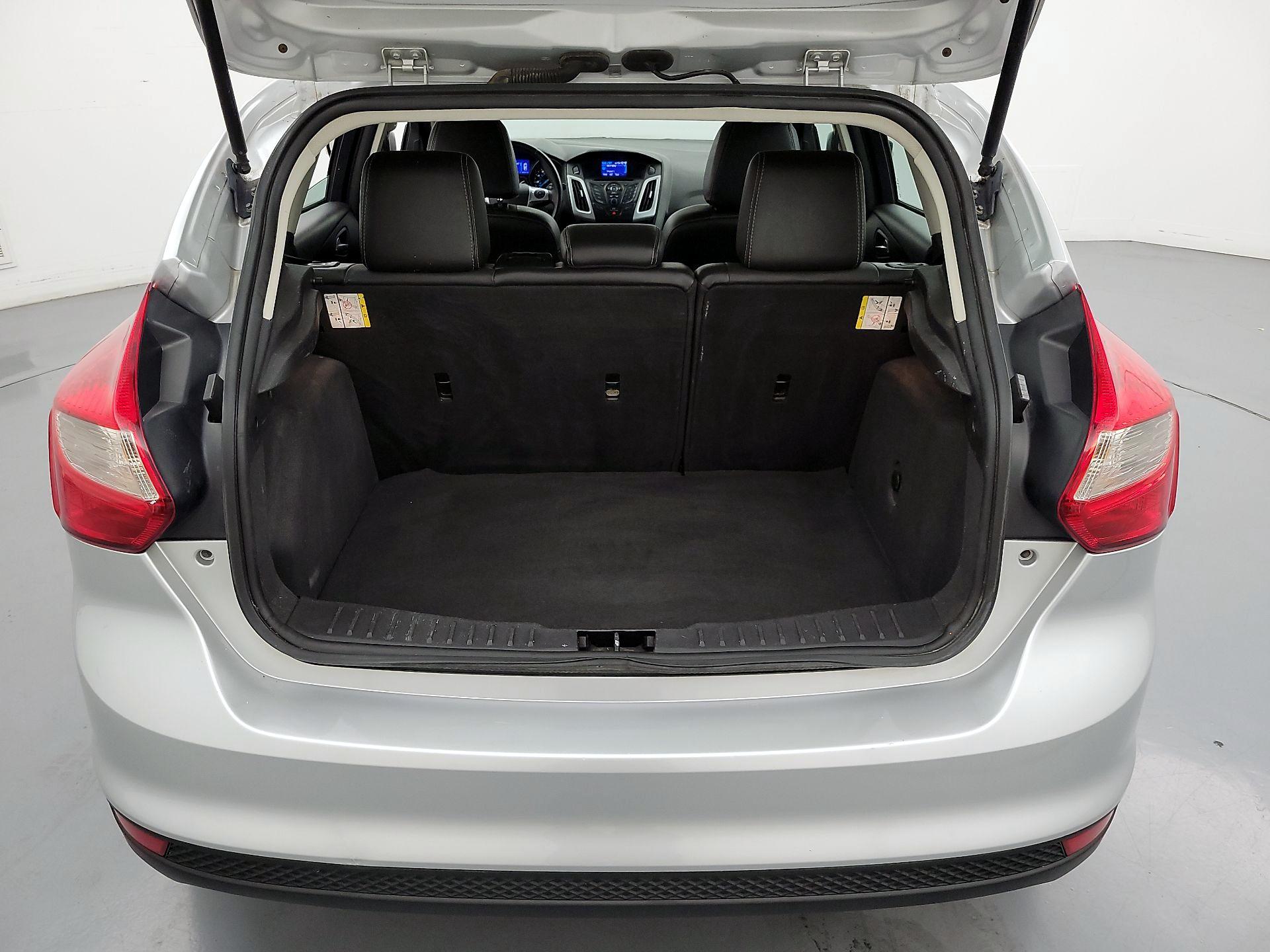 Thumbnail: 2013 Ford Focus - 17