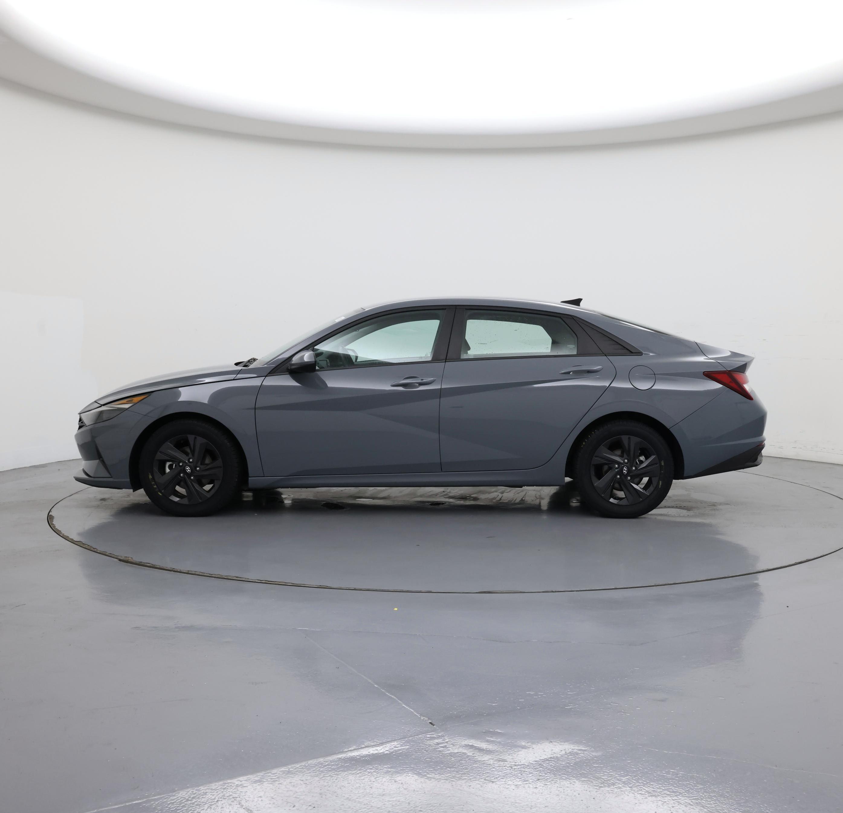 Thumbnail: 2021 Hyundai Elantra - 3