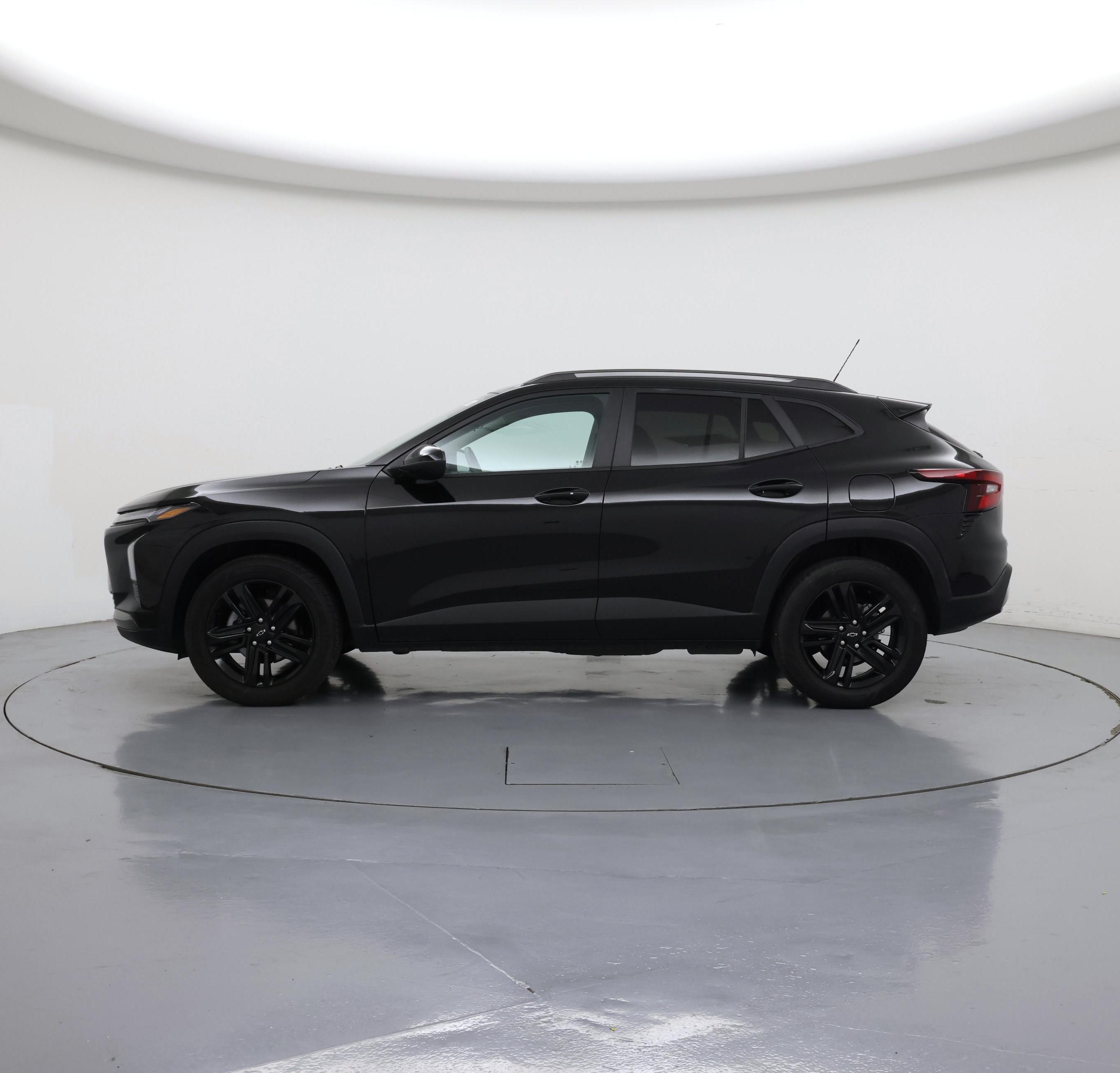 Thumbnail: 2025 Chevrolet Trax - 3
