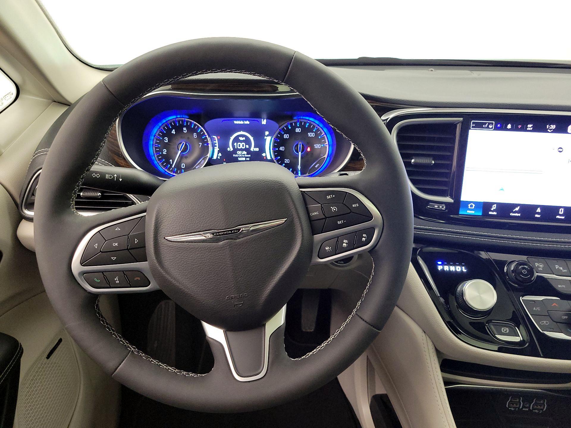 Thumbnail: 2022 Chrysler Pacifica - 10
