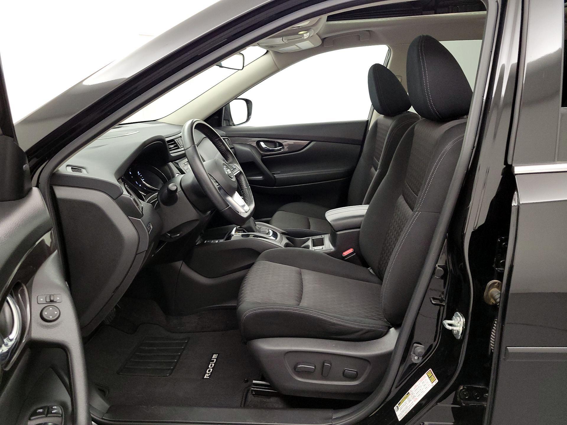 Thumbnail: 2019 Nissan Rogue - 11