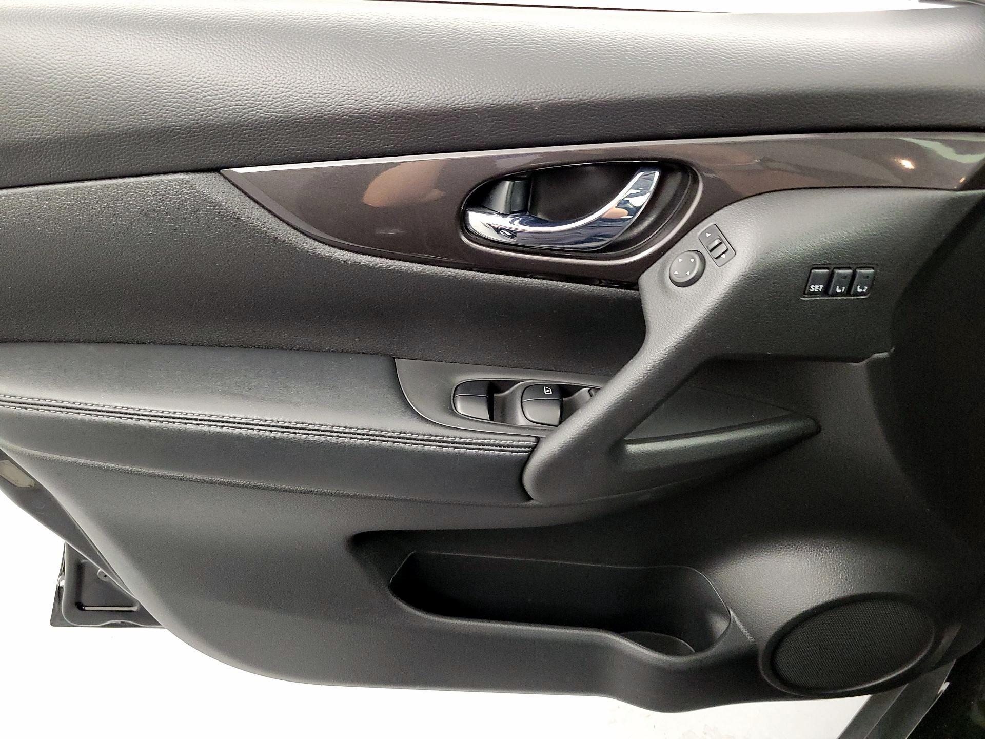 Thumbnail: 2019 Nissan Rogue - 12