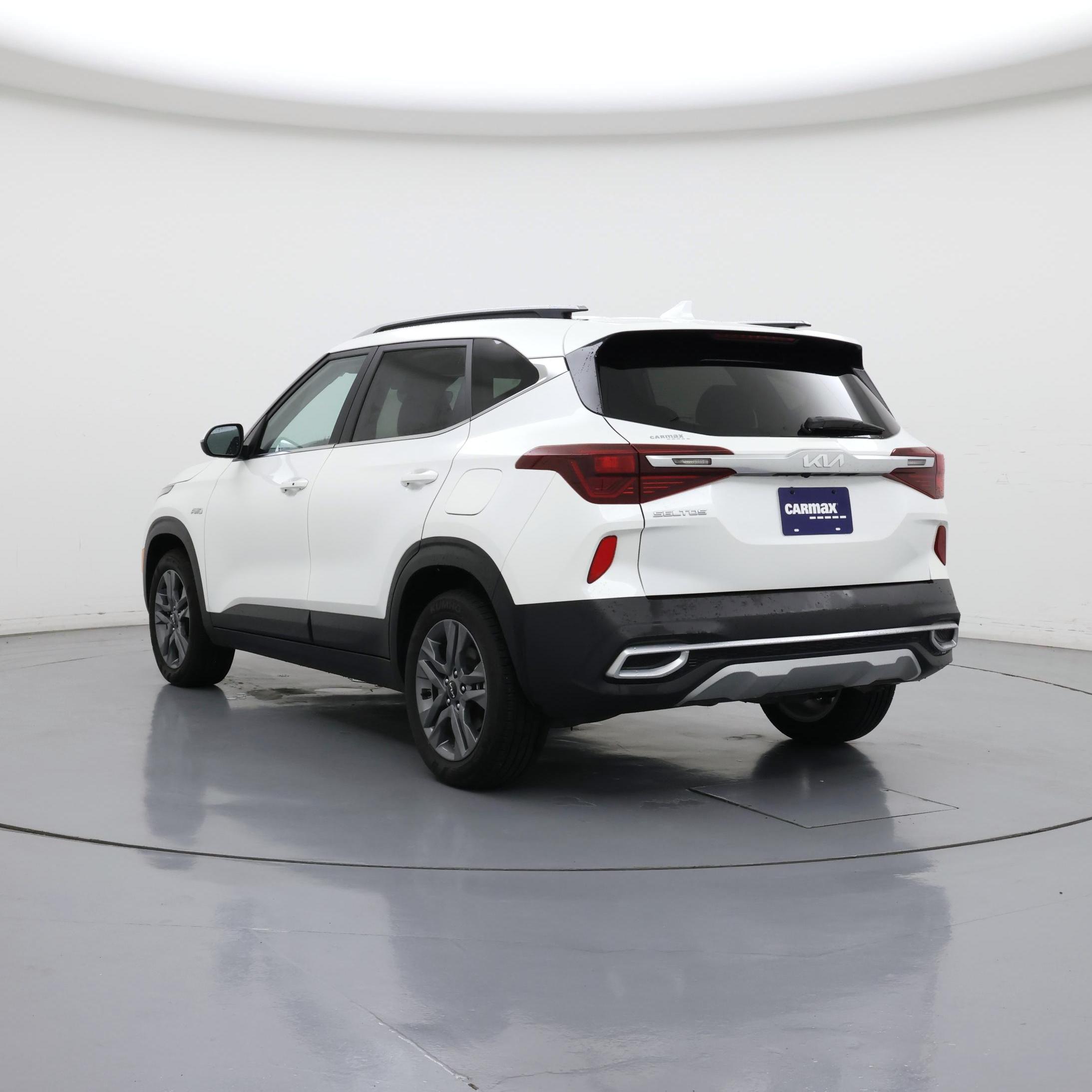 Thumbnail: 2023 Kia Seltos - 2