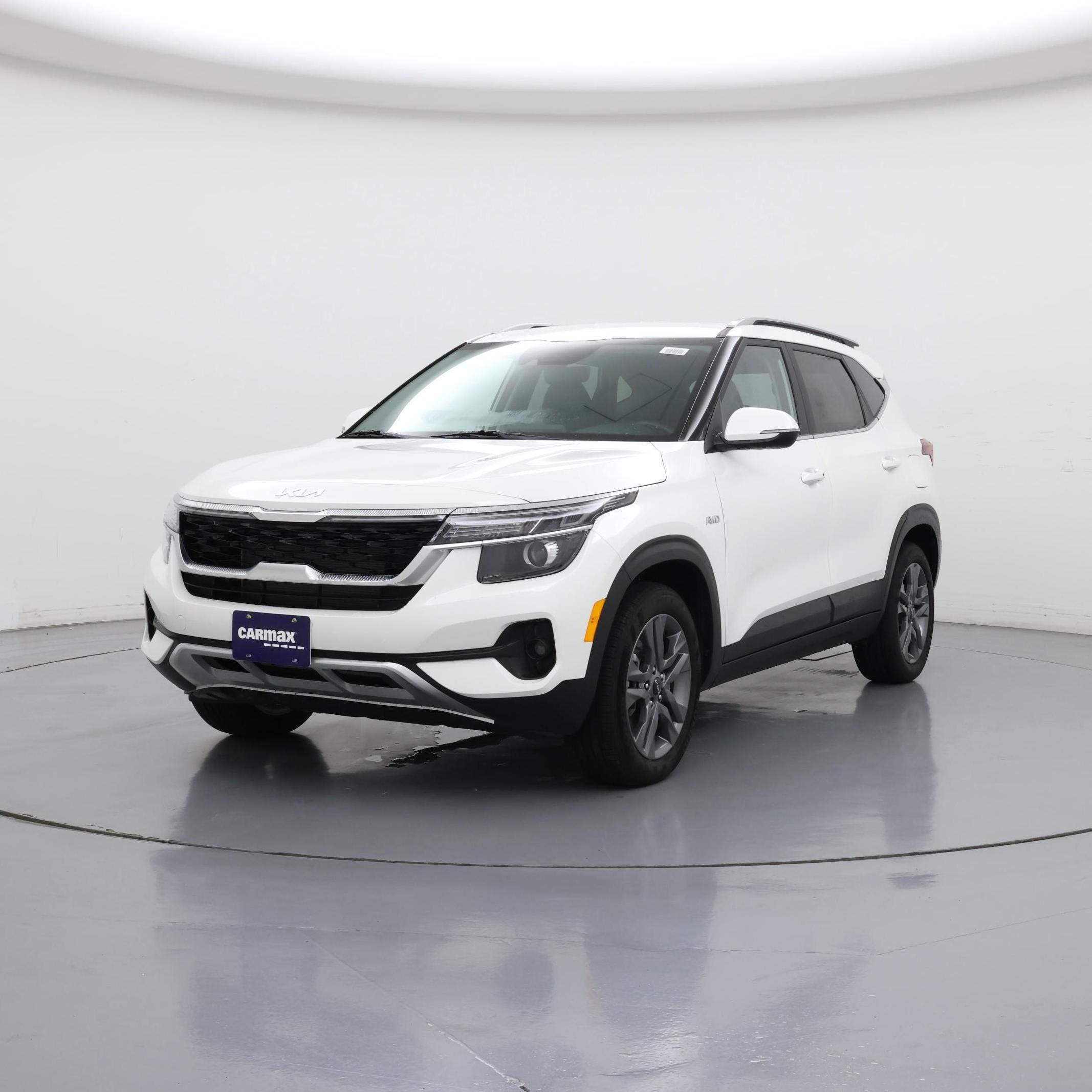 Thumbnail: 2023 Kia Seltos - 4