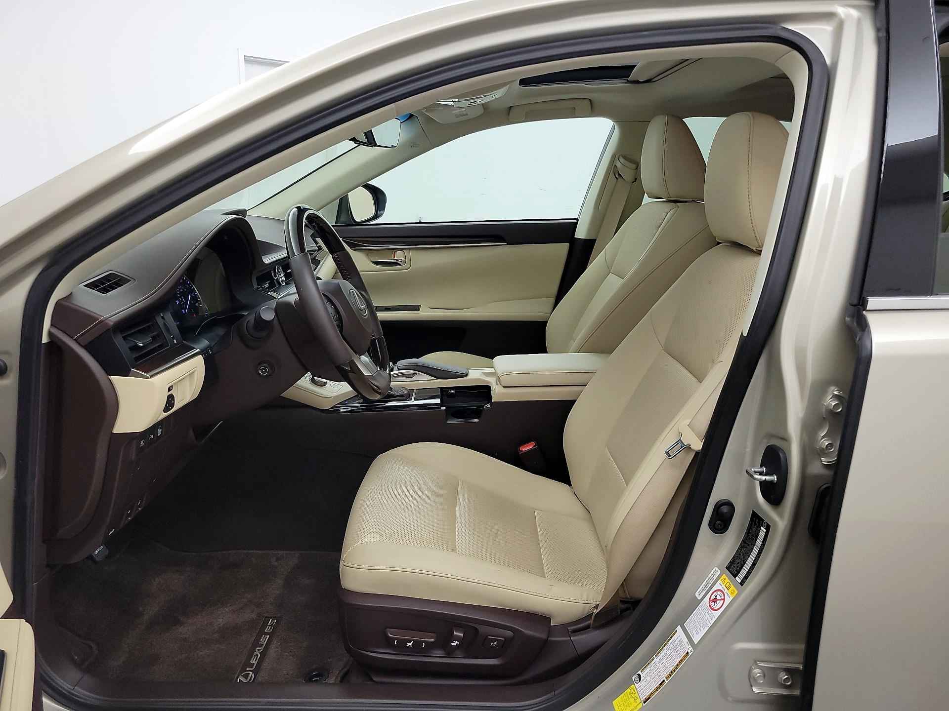 Thumbnail: 2017 Lexus ES - 11