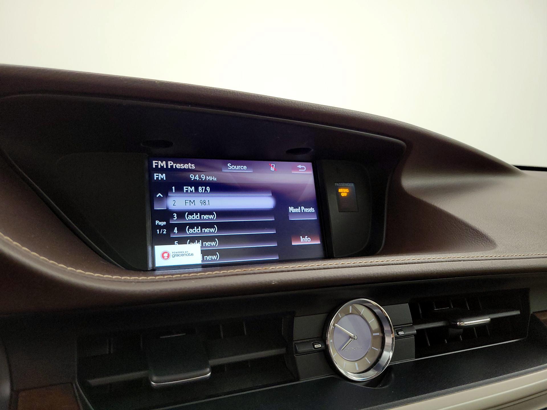Thumbnail: 2017 Lexus ES - 16