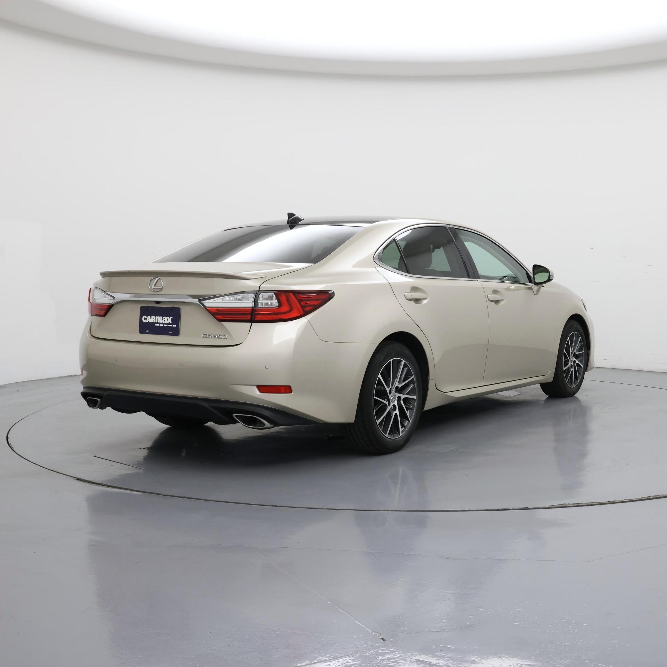 Thumbnail: 2017 Lexus ES - 8