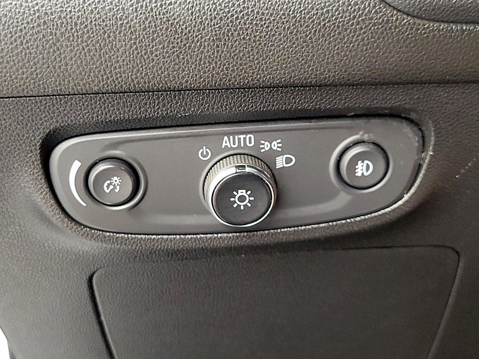 Thumbnail: 2020 Buick Encore GX - 13