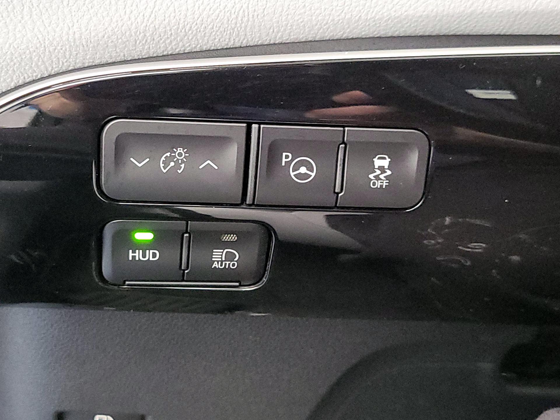 Thumbnail: 2019 Toyota Prius - 13