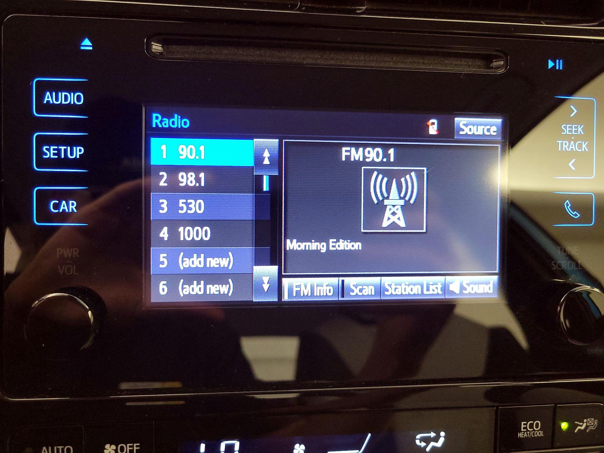 Thumbnail: 2019 Toyota Prius - 15
