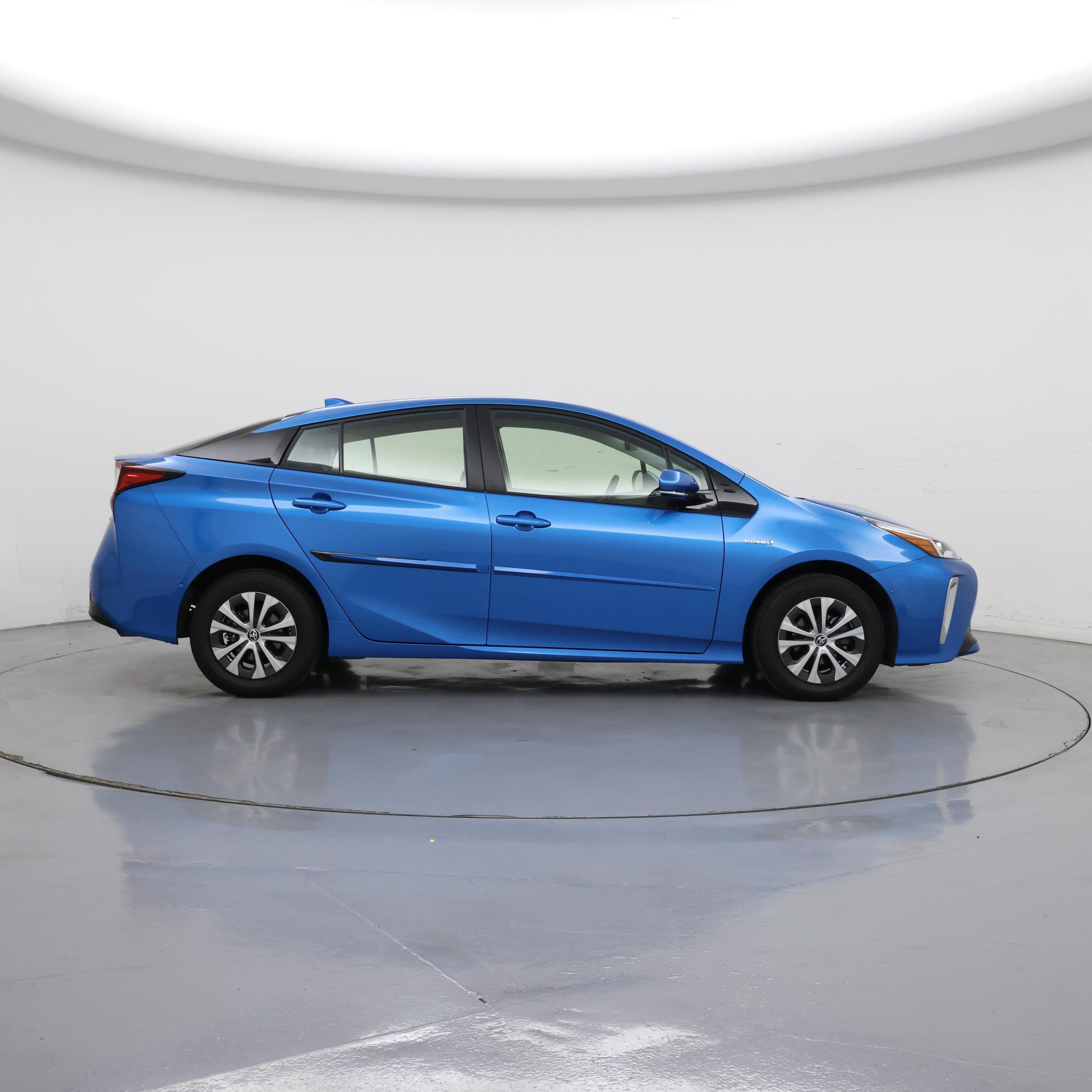 Thumbnail: 2019 Toyota Prius - 7