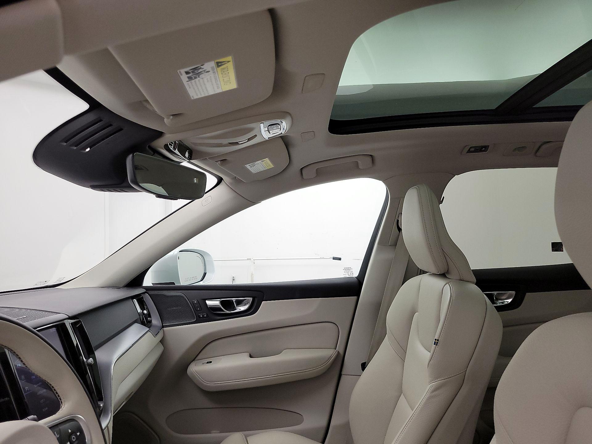 Thumbnail: 2019 Volvo XC60 - 20