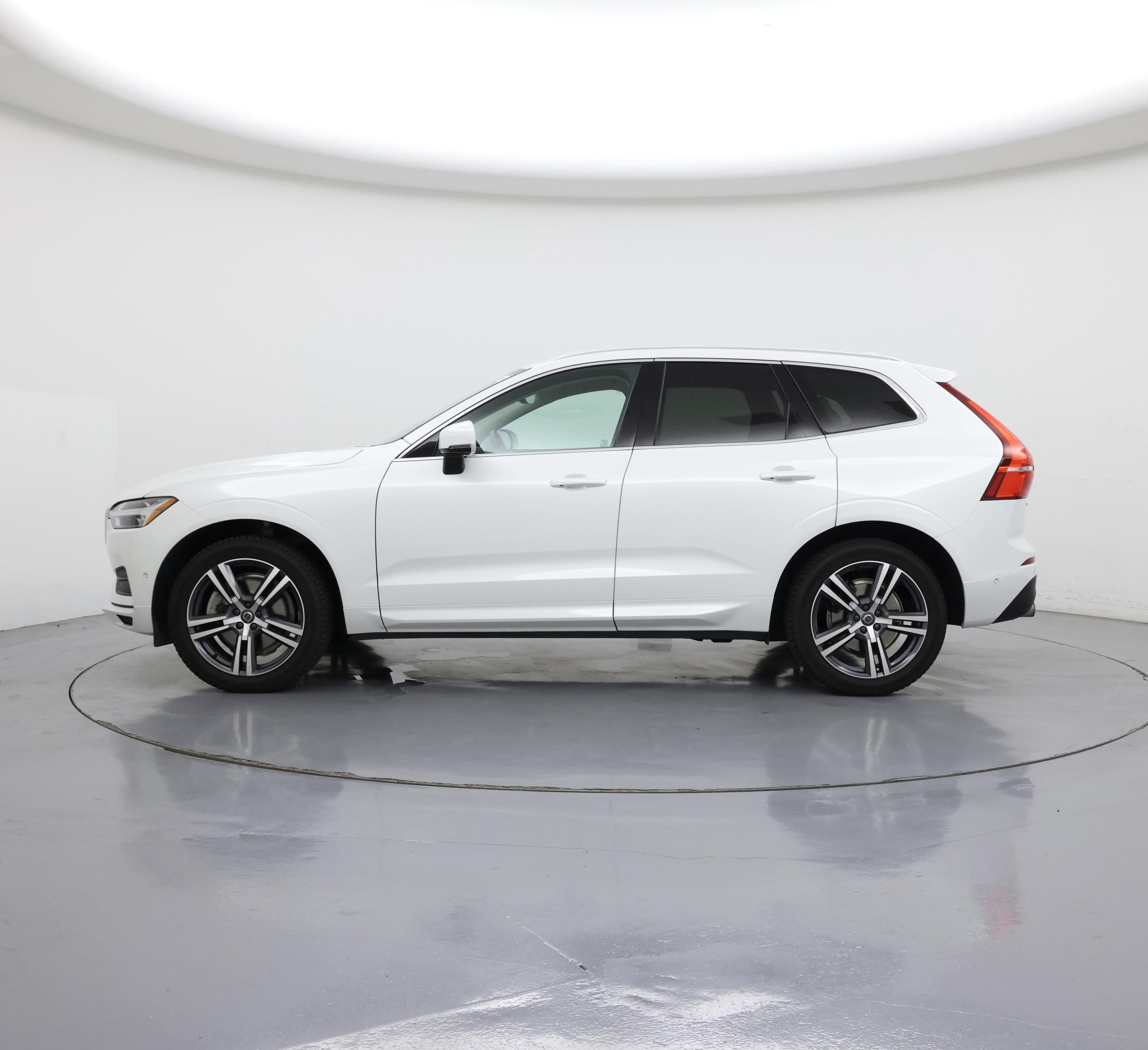 Thumbnail: 2019 Volvo XC60 - 3