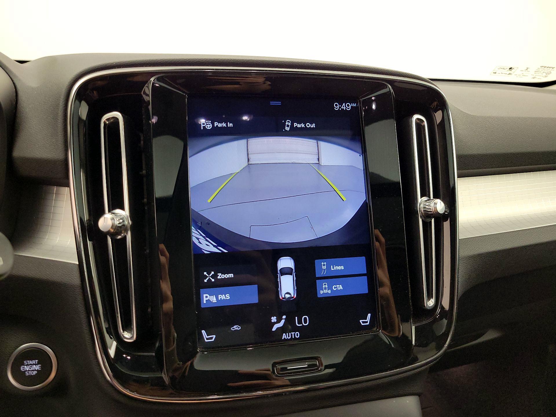 Thumbnail: 2019 Volvo XC40 - 14