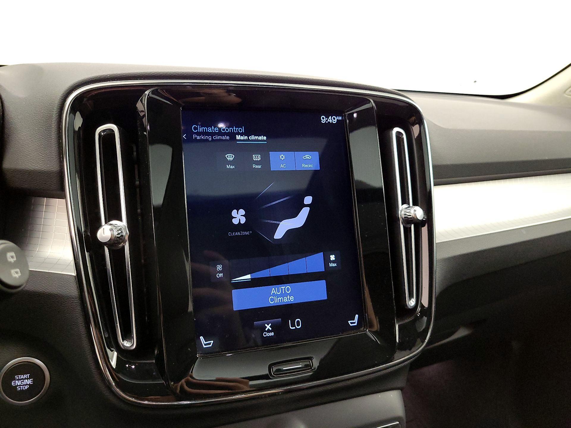 Thumbnail: 2019 Volvo XC40 - 16
