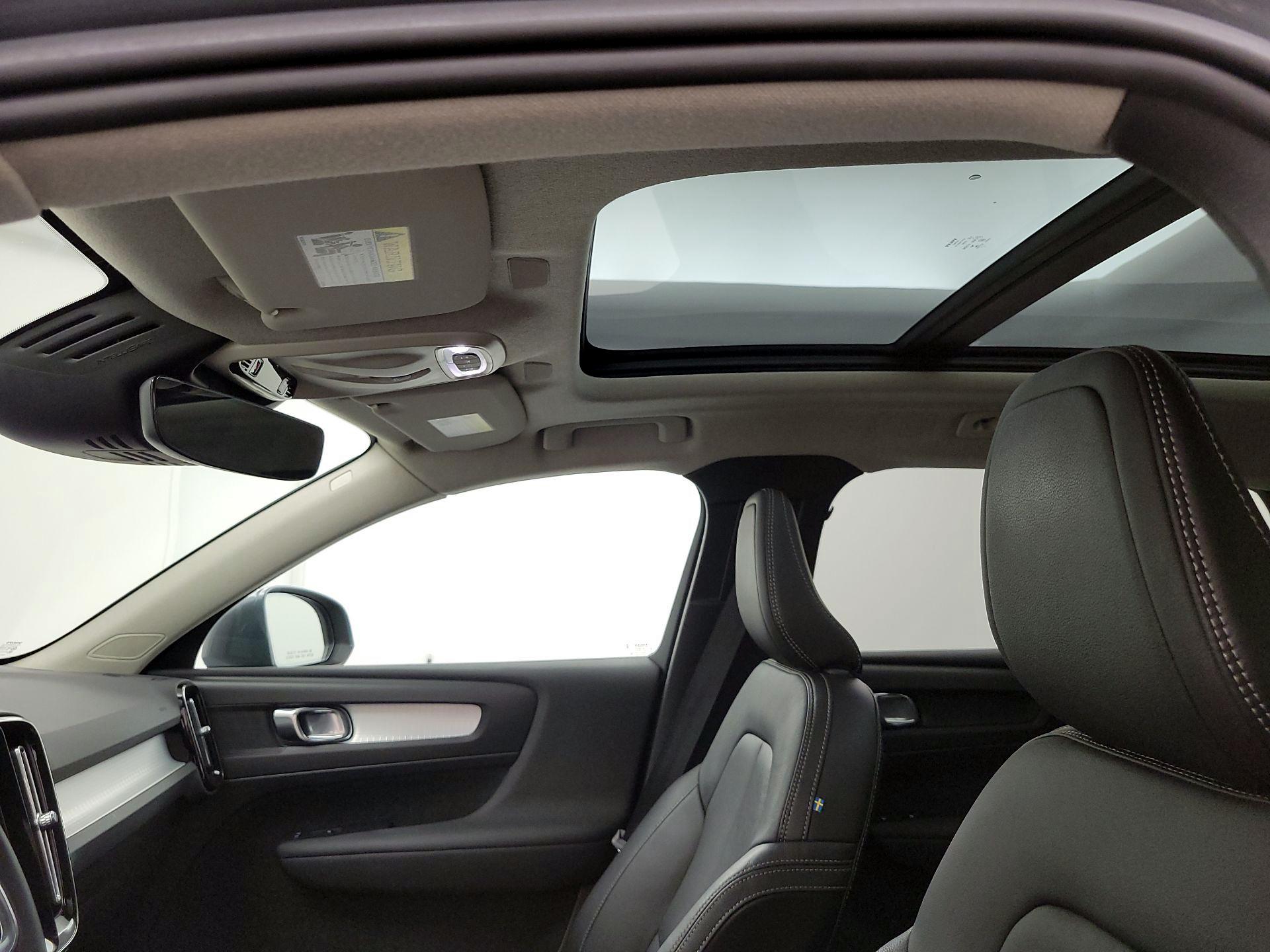 Thumbnail: 2019 Volvo XC40 - 19