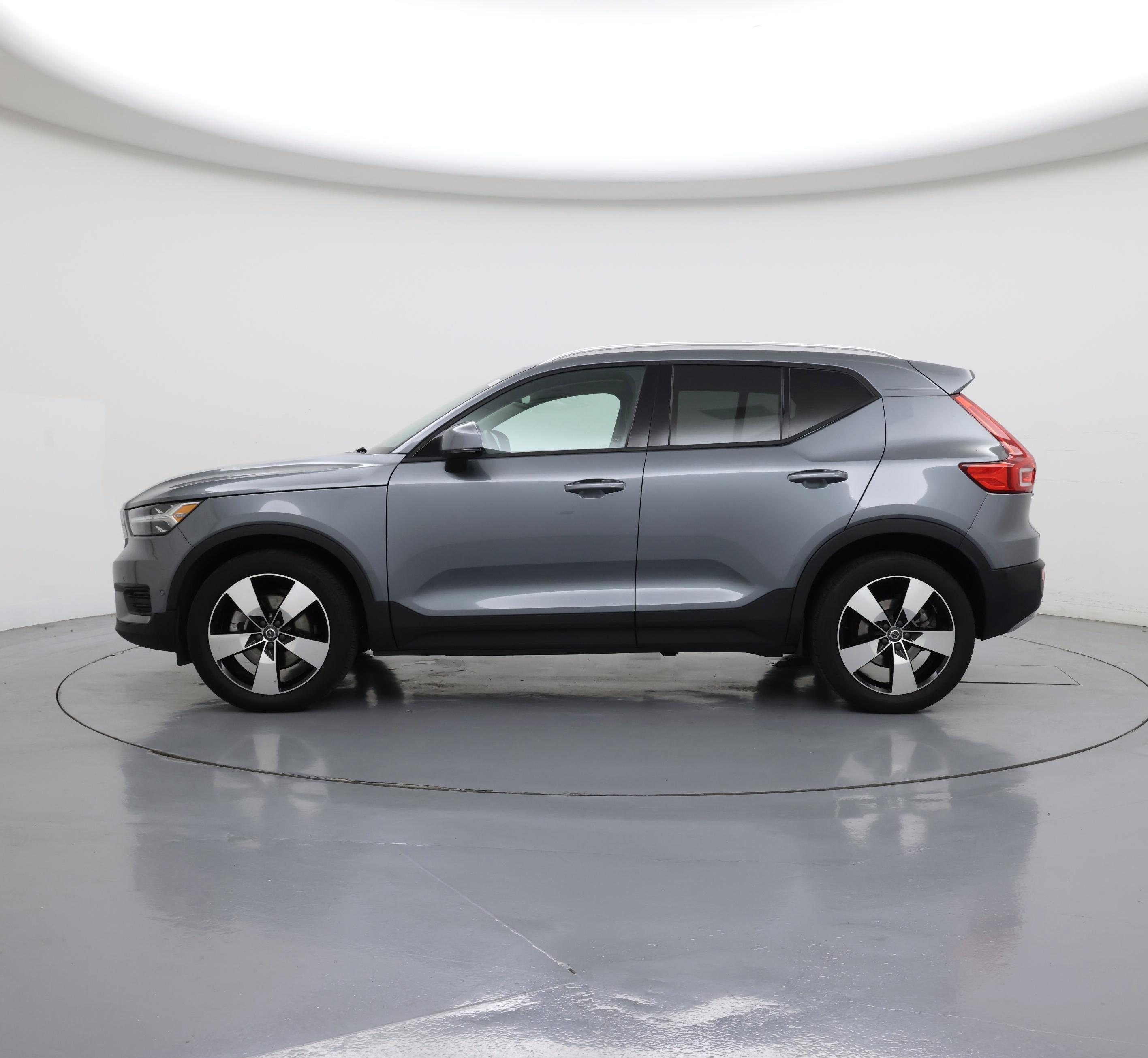 Thumbnail: 2019 Volvo XC40 - 3