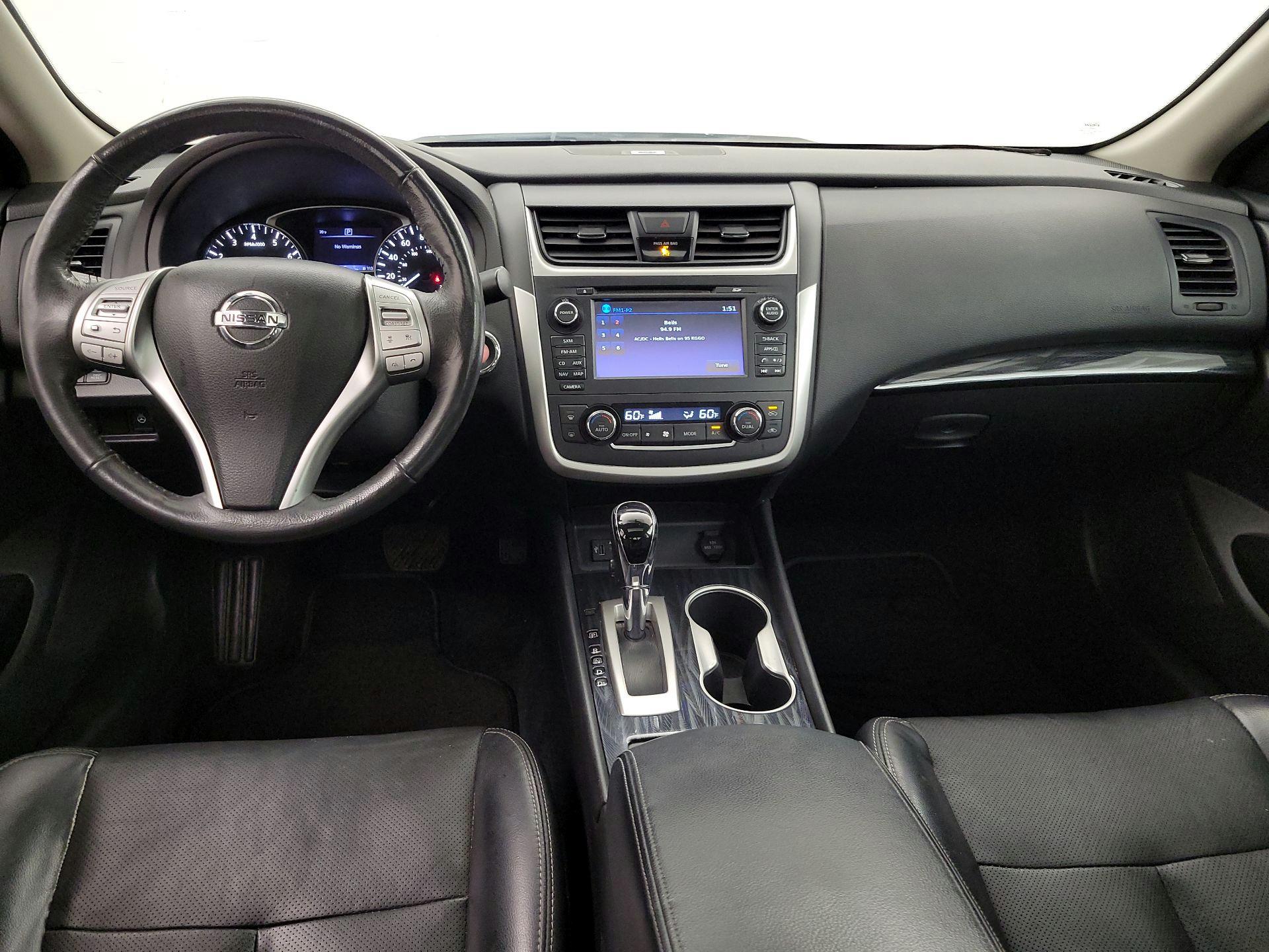 Thumbnail: 2017 Nissan Altima - 9