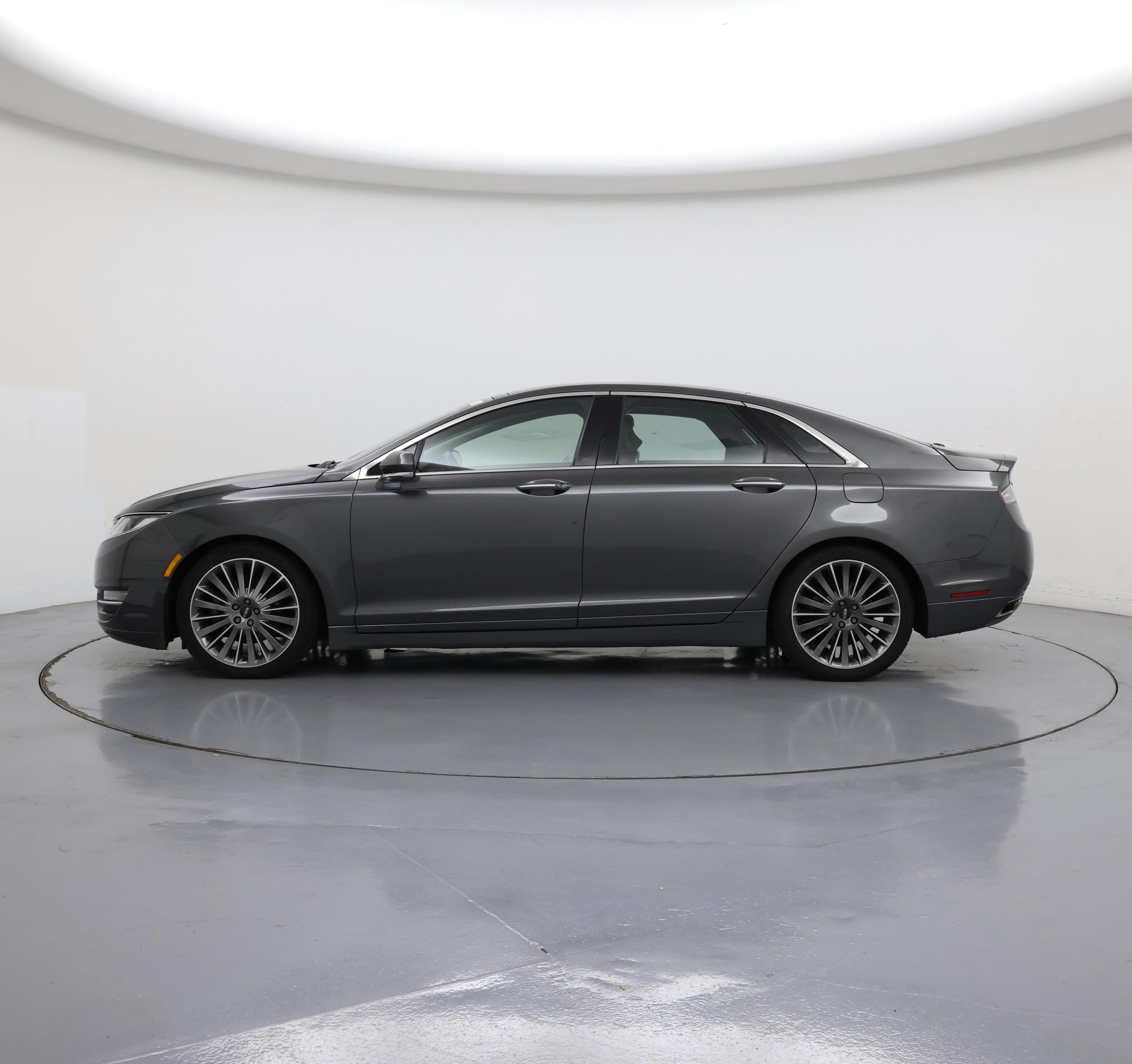 Thumbnail: 2016 Lincoln MKZ - 3