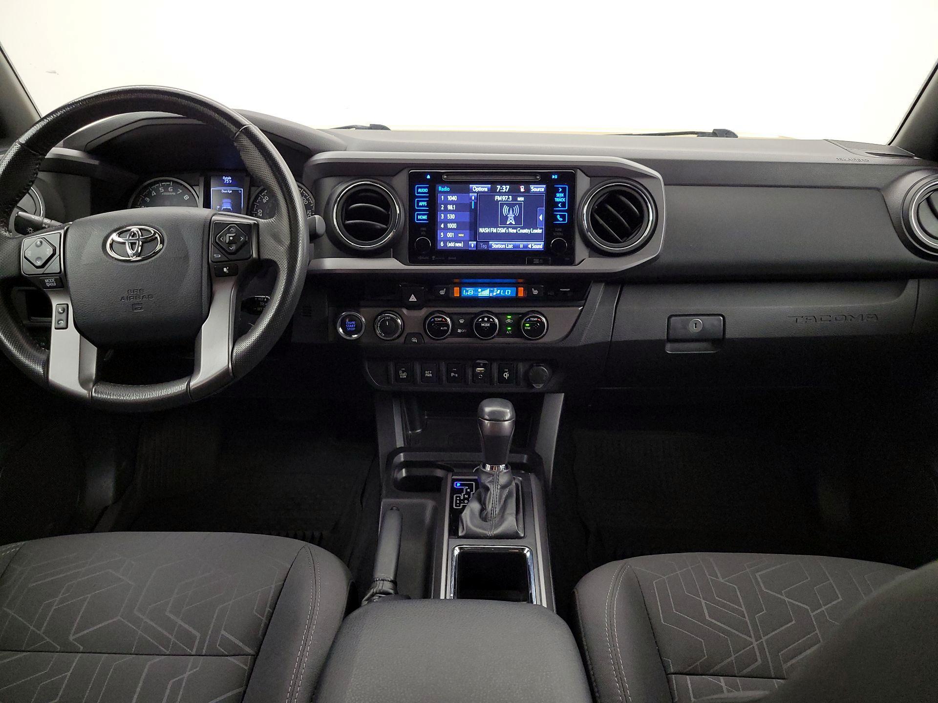 Thumbnail: 2017 Toyota Tacoma - 9