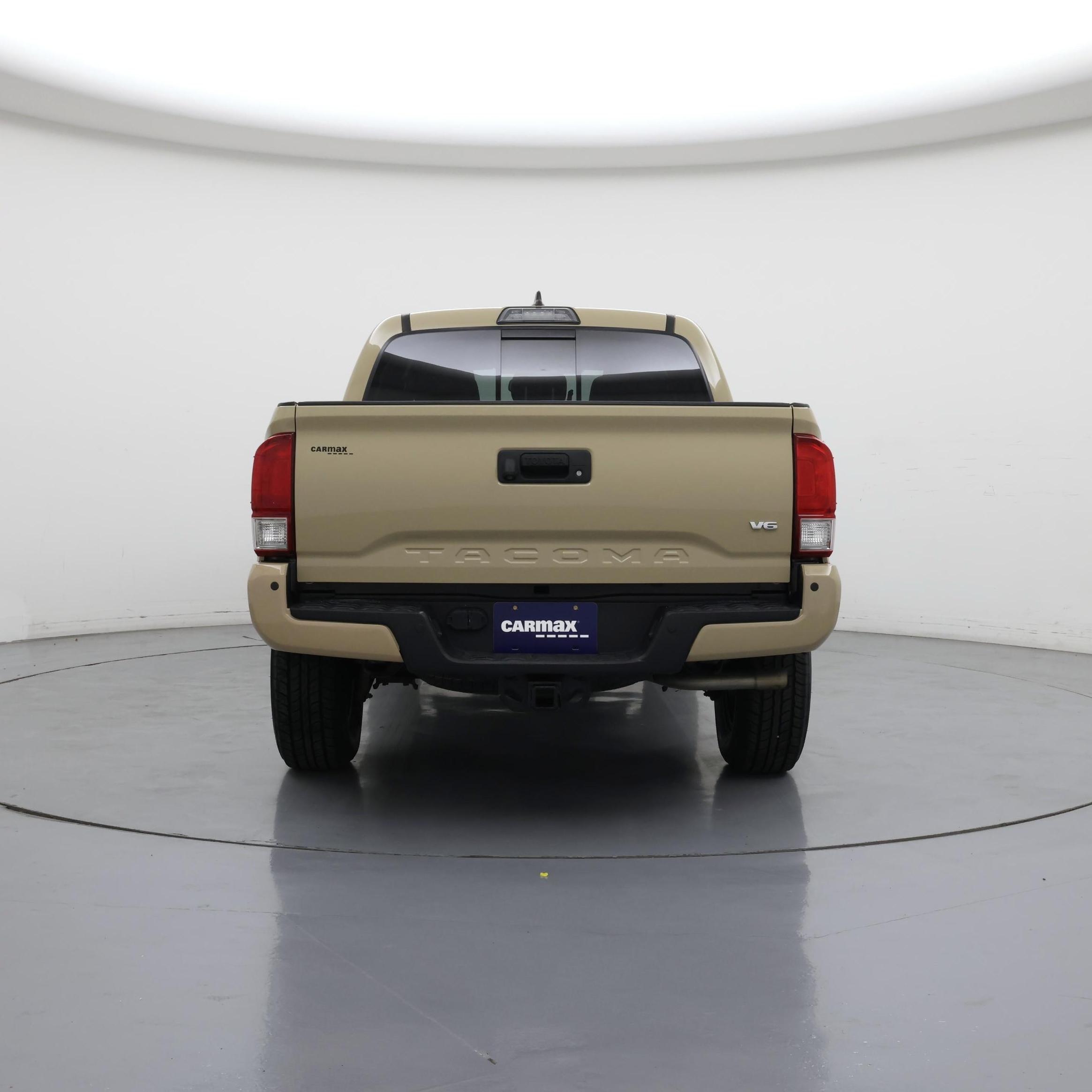 Thumbnail: 2017 Toyota Tacoma - 6