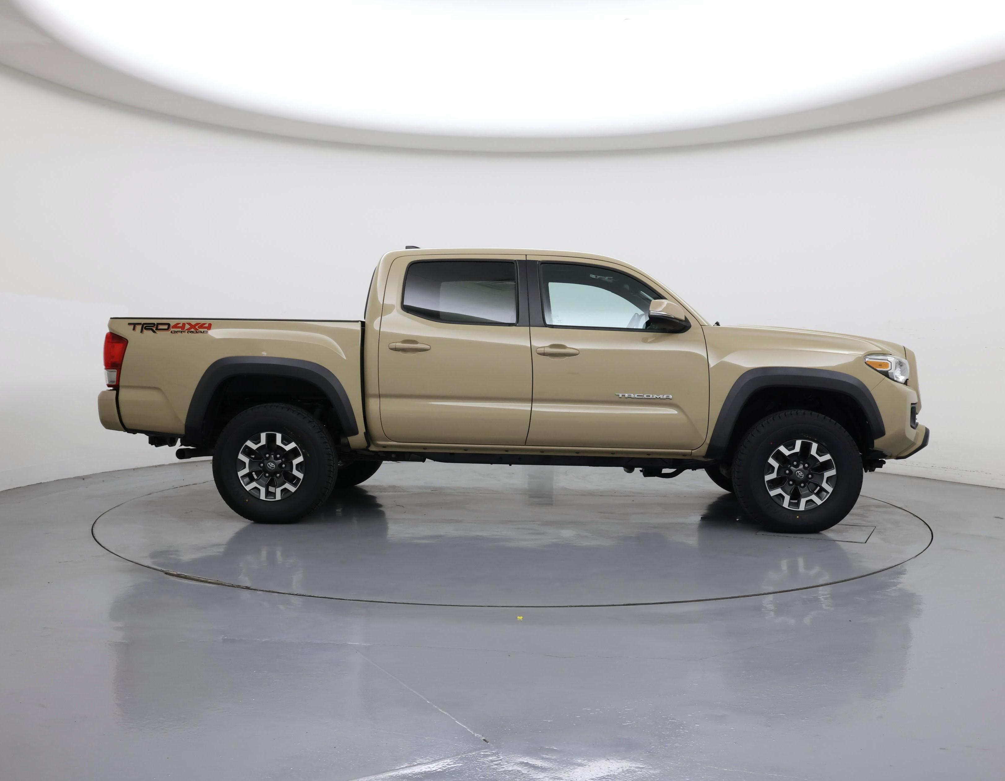 Thumbnail: 2017 Toyota Tacoma - 7